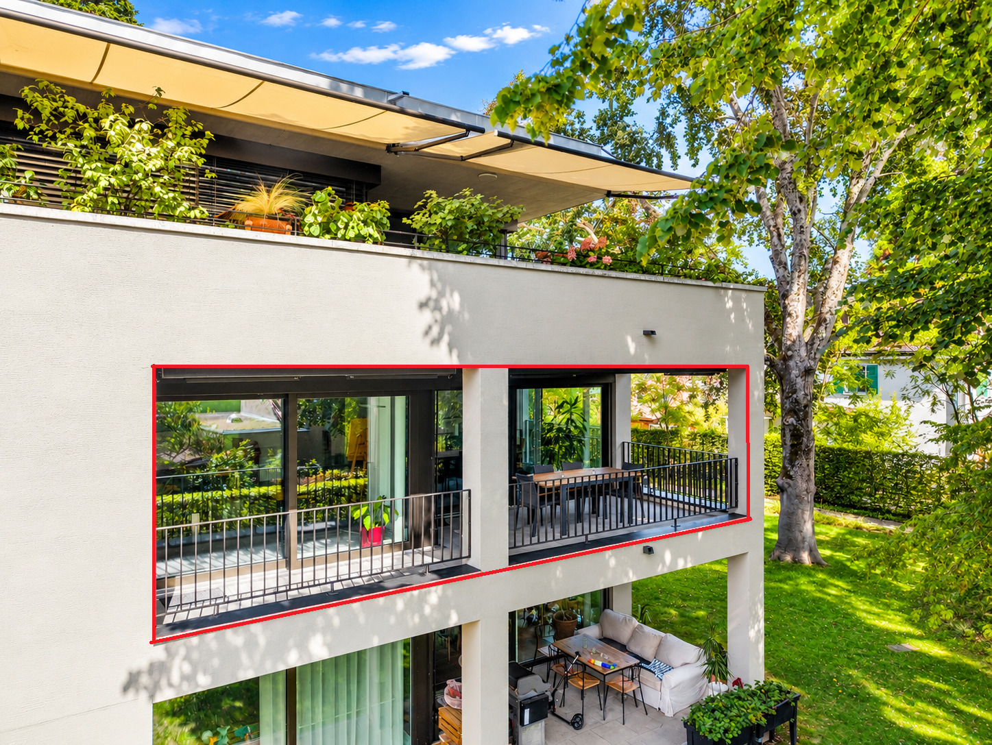 Exterior view 5