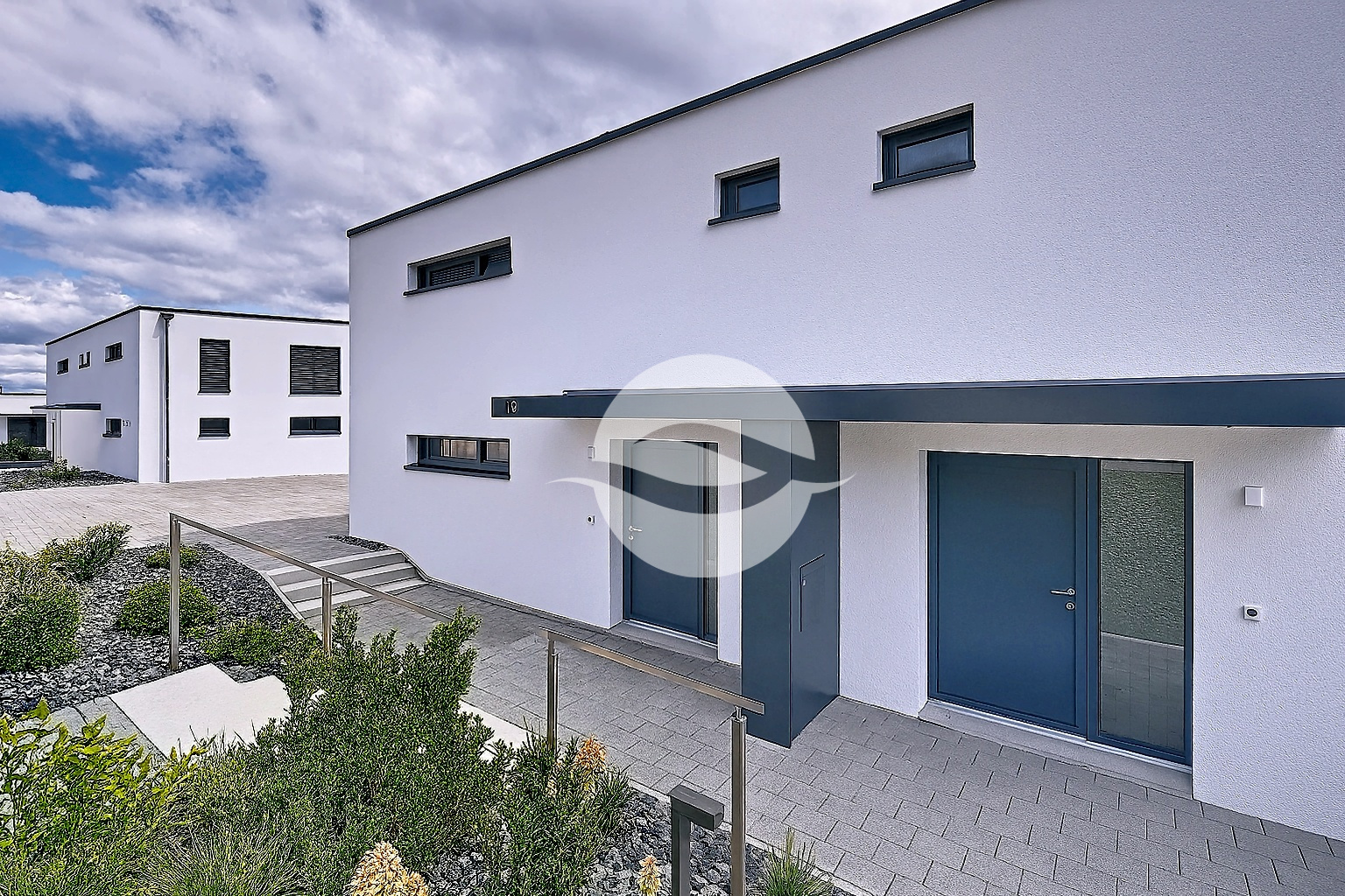 Exterior view 3