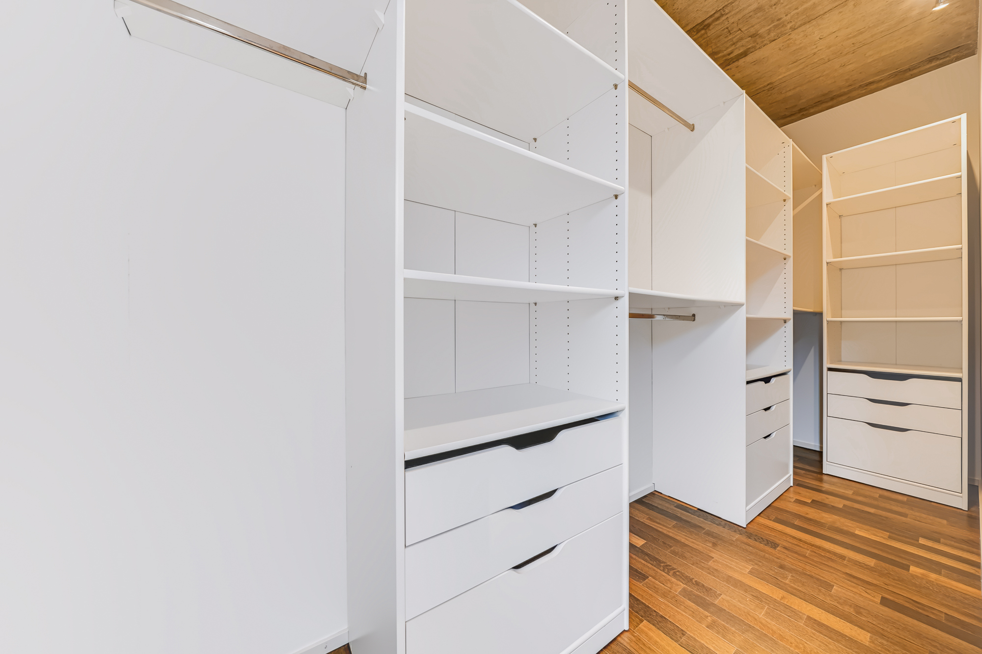 Interior view 8