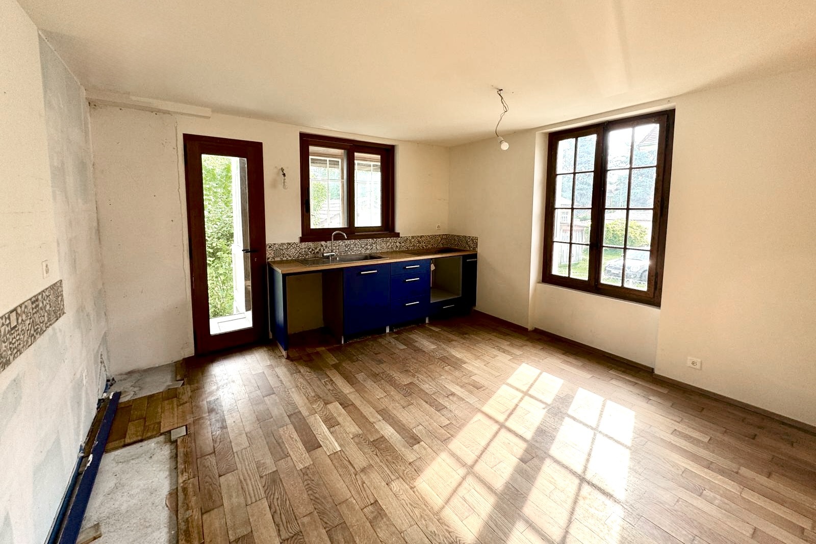 Interior view 10
