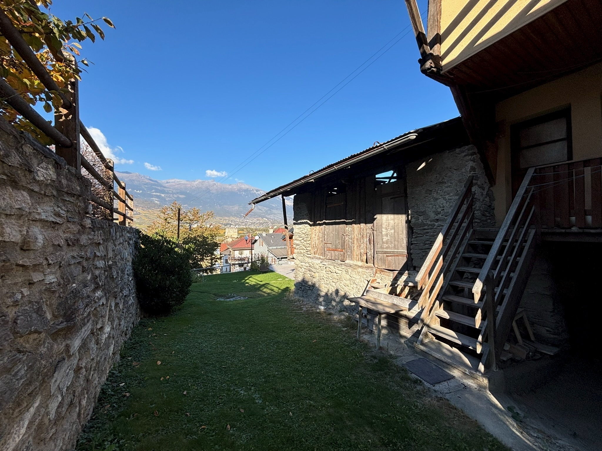 Exterior view 3