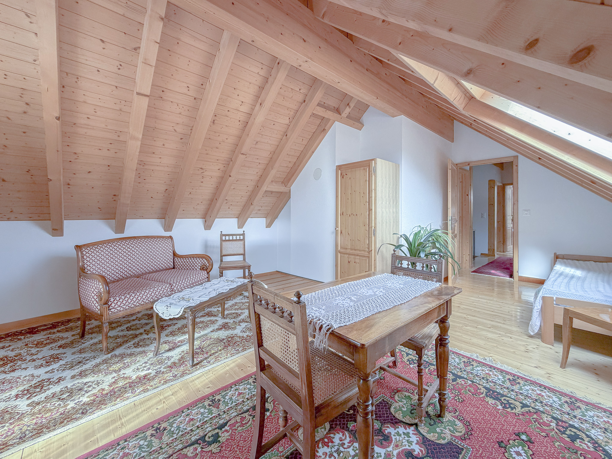 2ème étage - chambre mansardée à l'Ouest