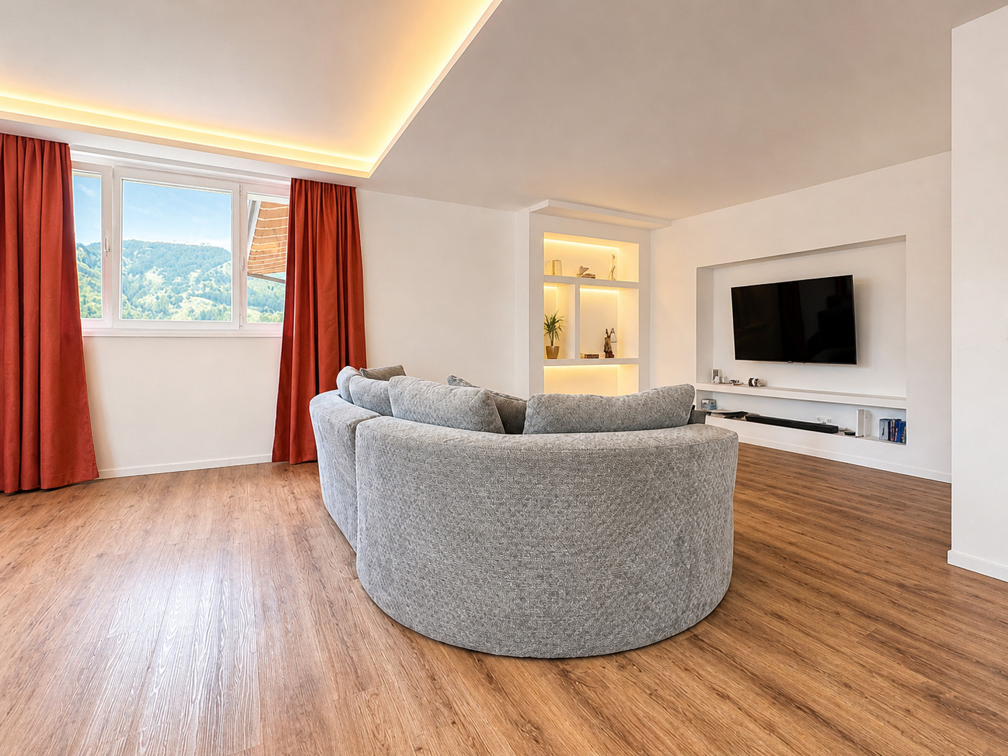 Interior view 4