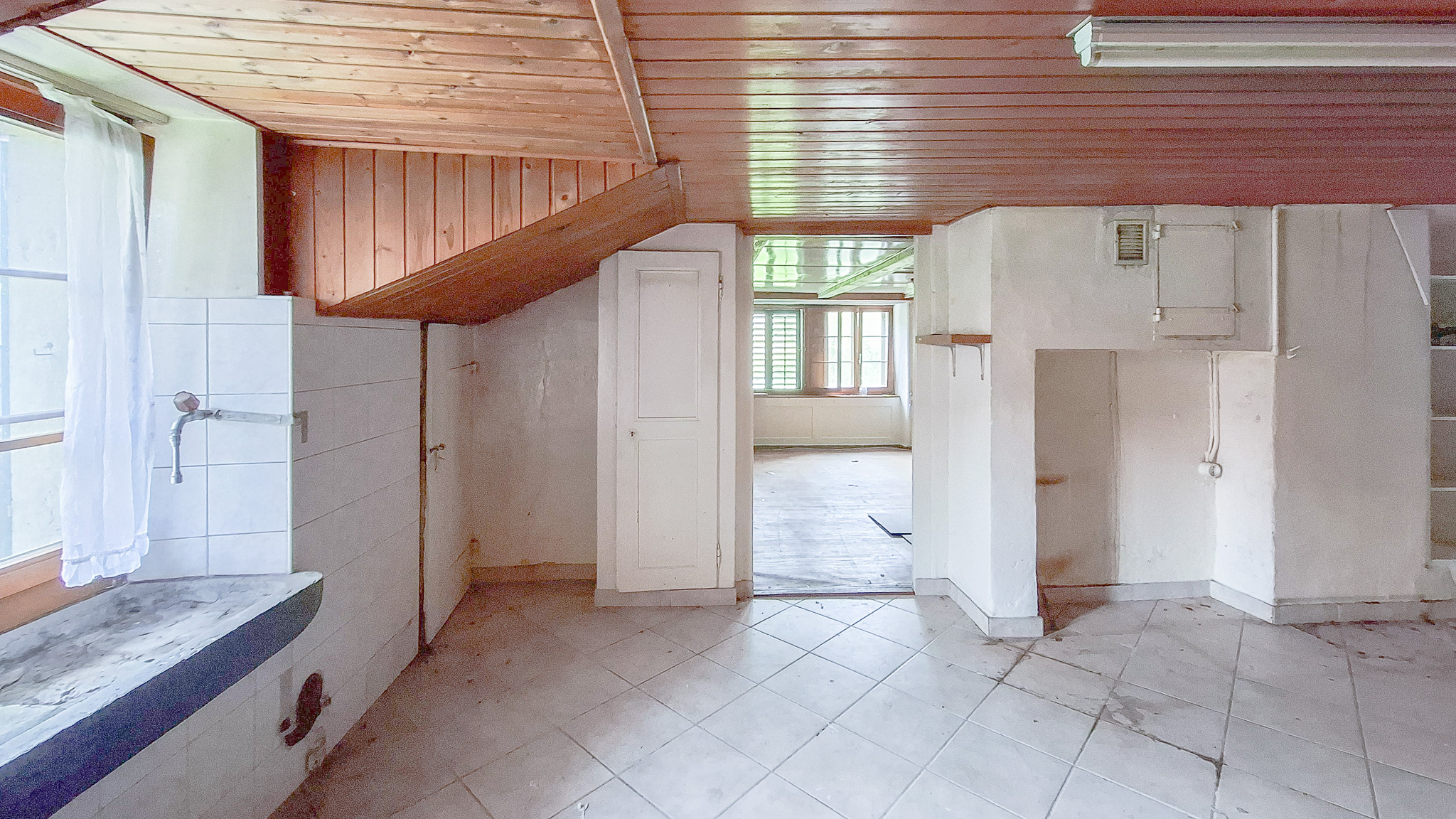 Ancienne cuisine au rez supérieur 