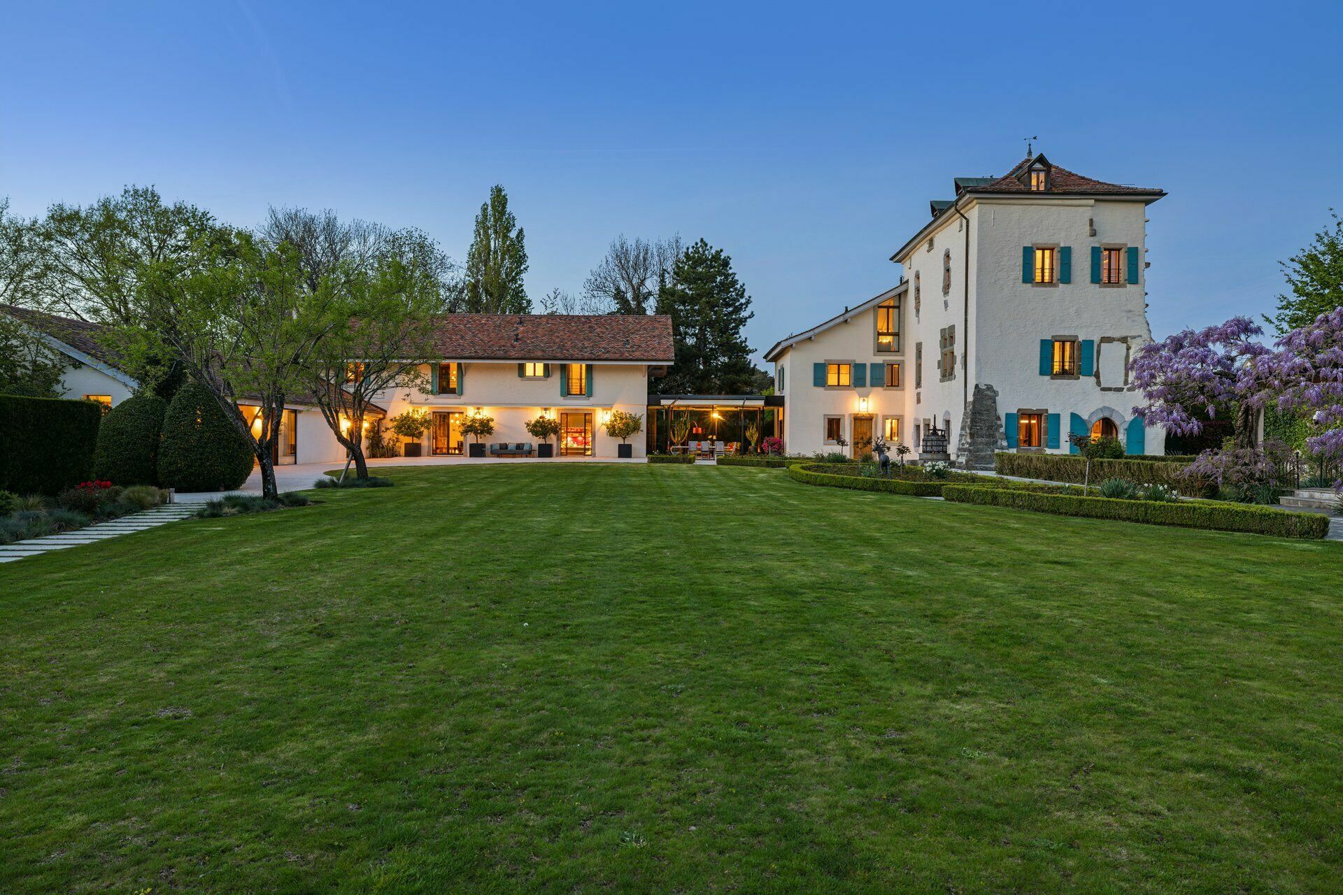 Exterior view 2