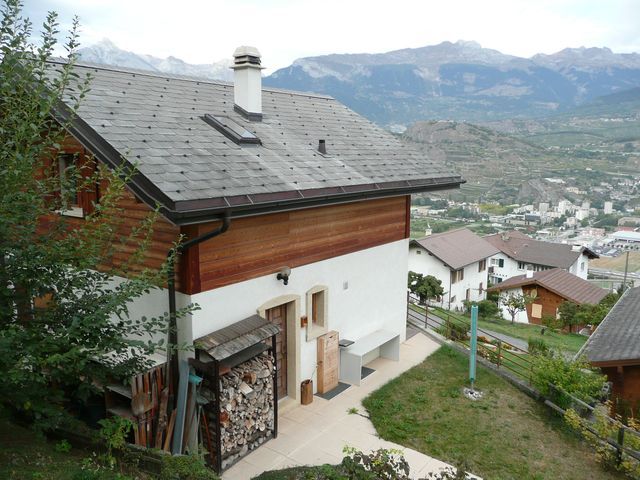 Photo 3
