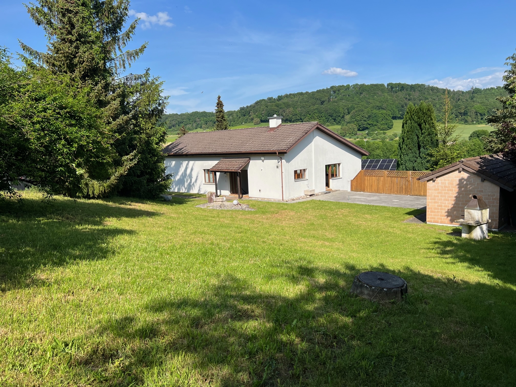 Das riesige Grundstück mitten im Grünen