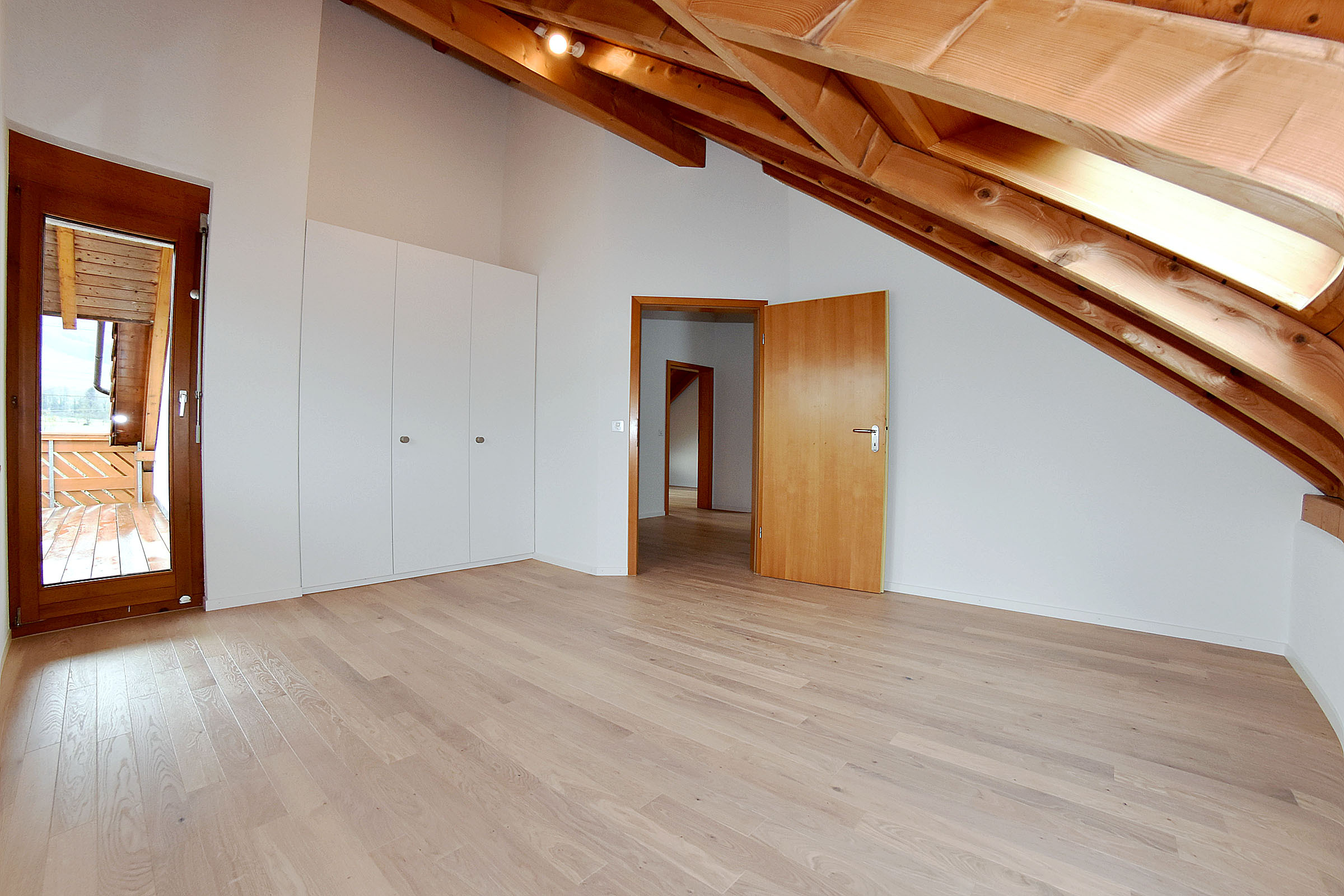 Zimmer Nordost (ca. 17 m2) Zimmer Nordost (ca. 17 m2)