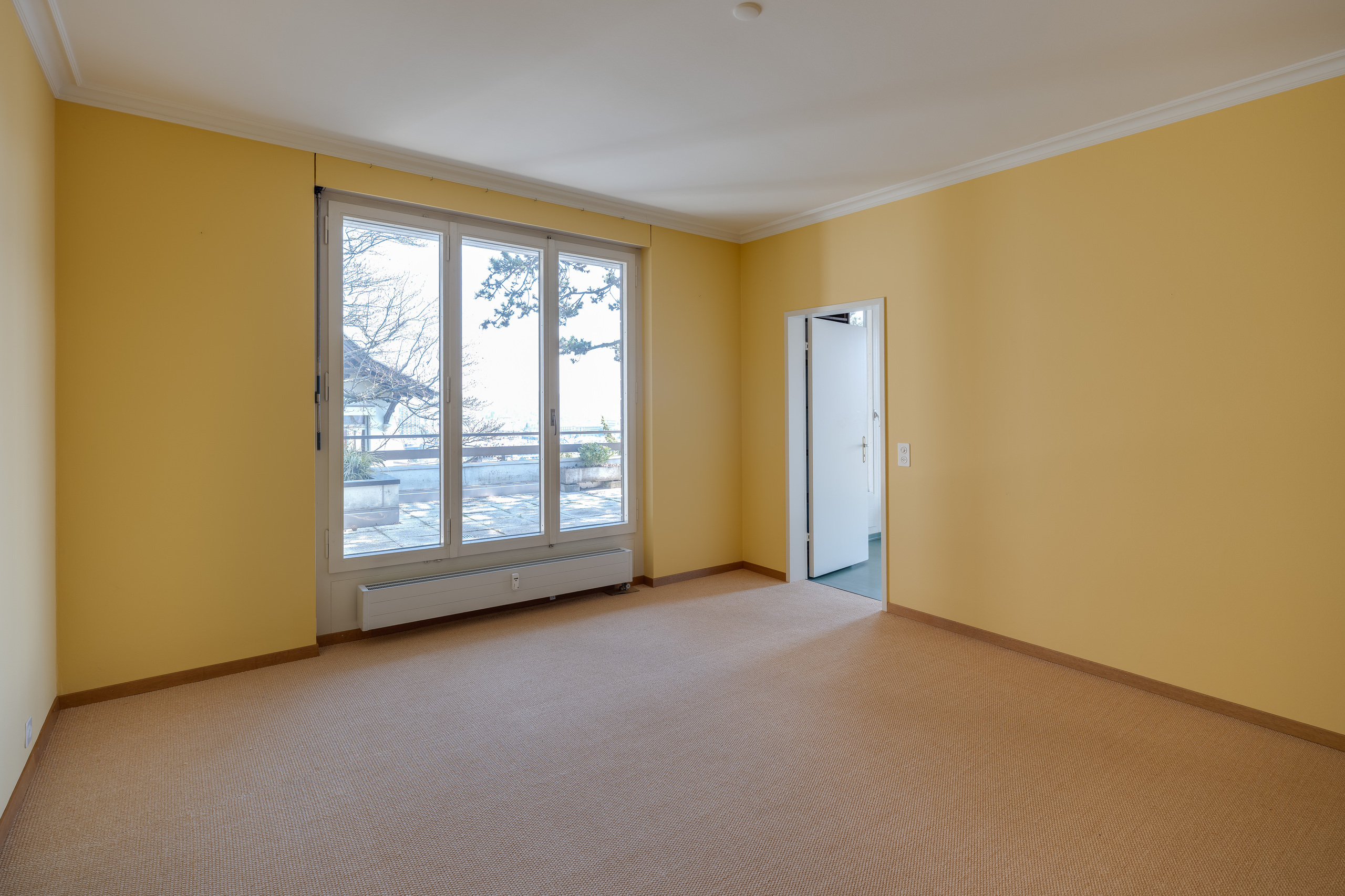 CHAMBRE EST  CHAMBRE EST