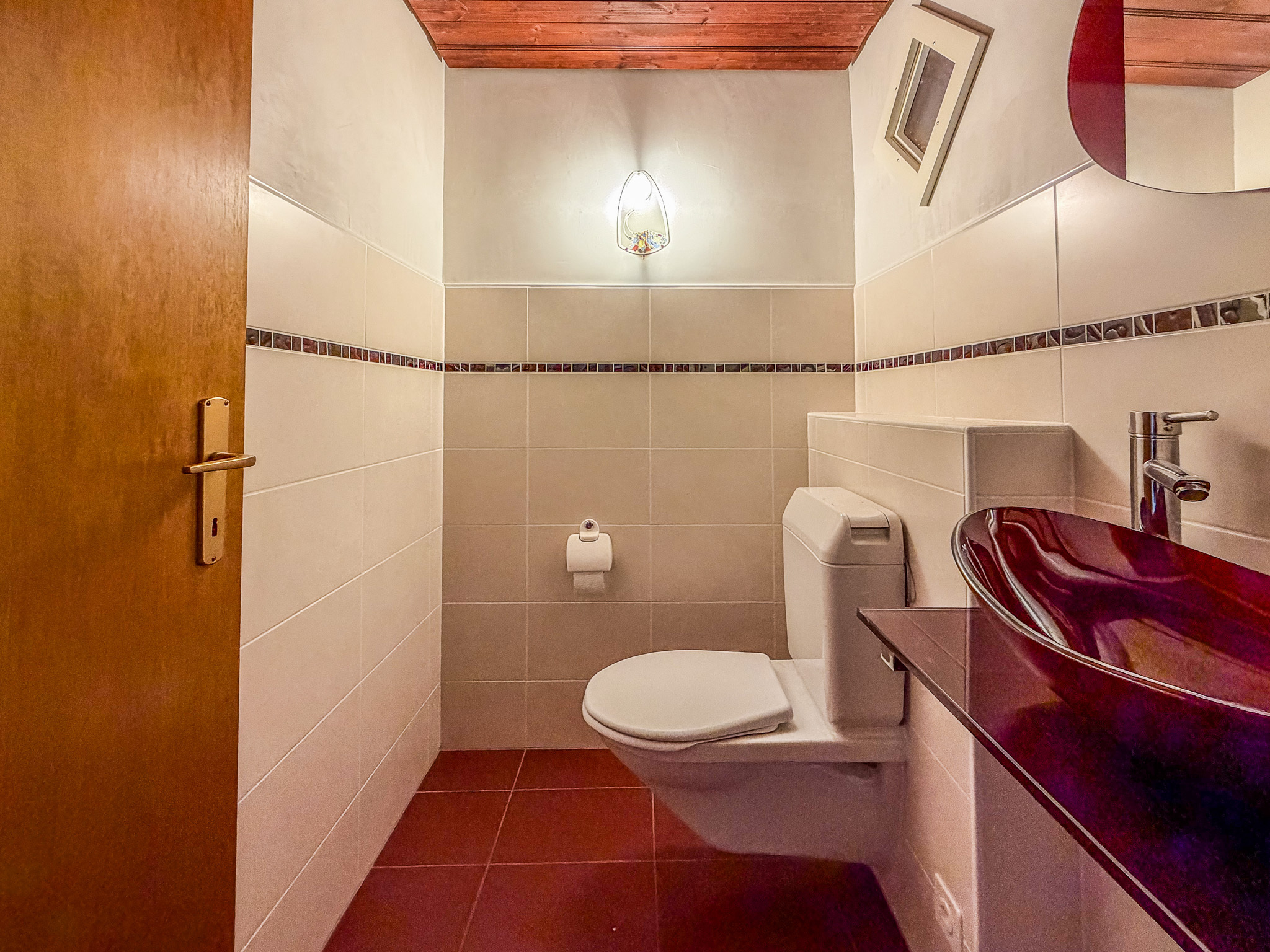 Rez inférieur duplex - WC et lavabo