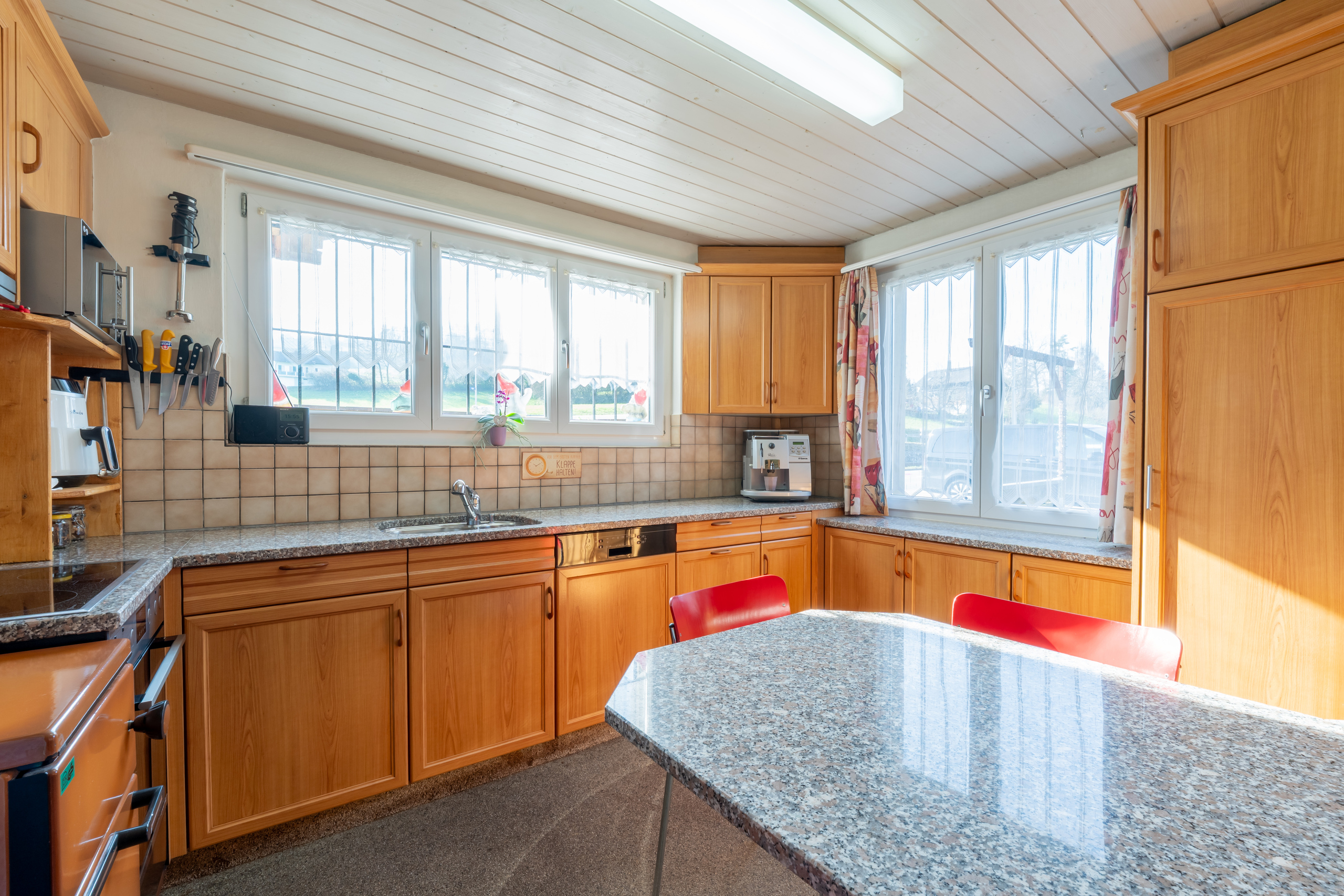 Heimelige Küche mit Sitzbereich Heimelige Küche mit Sitzbereich