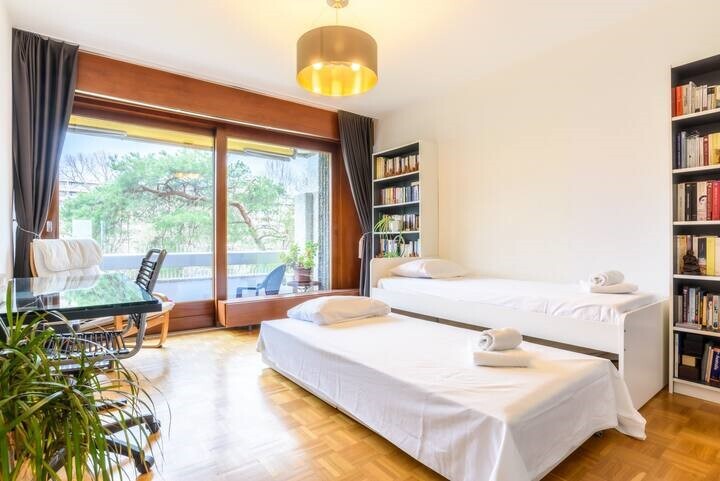 Interior view 4