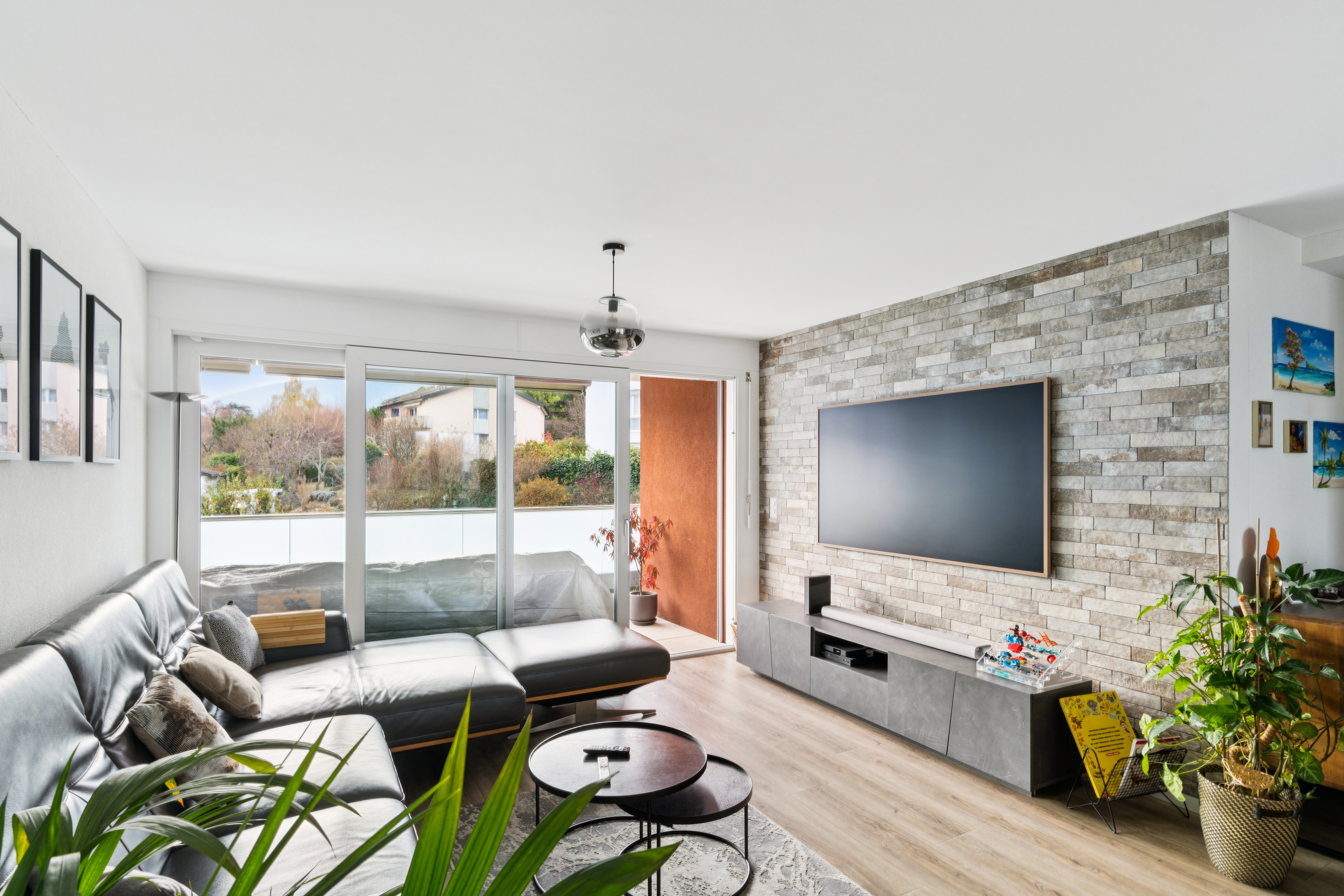 Salon avec accès terrasse