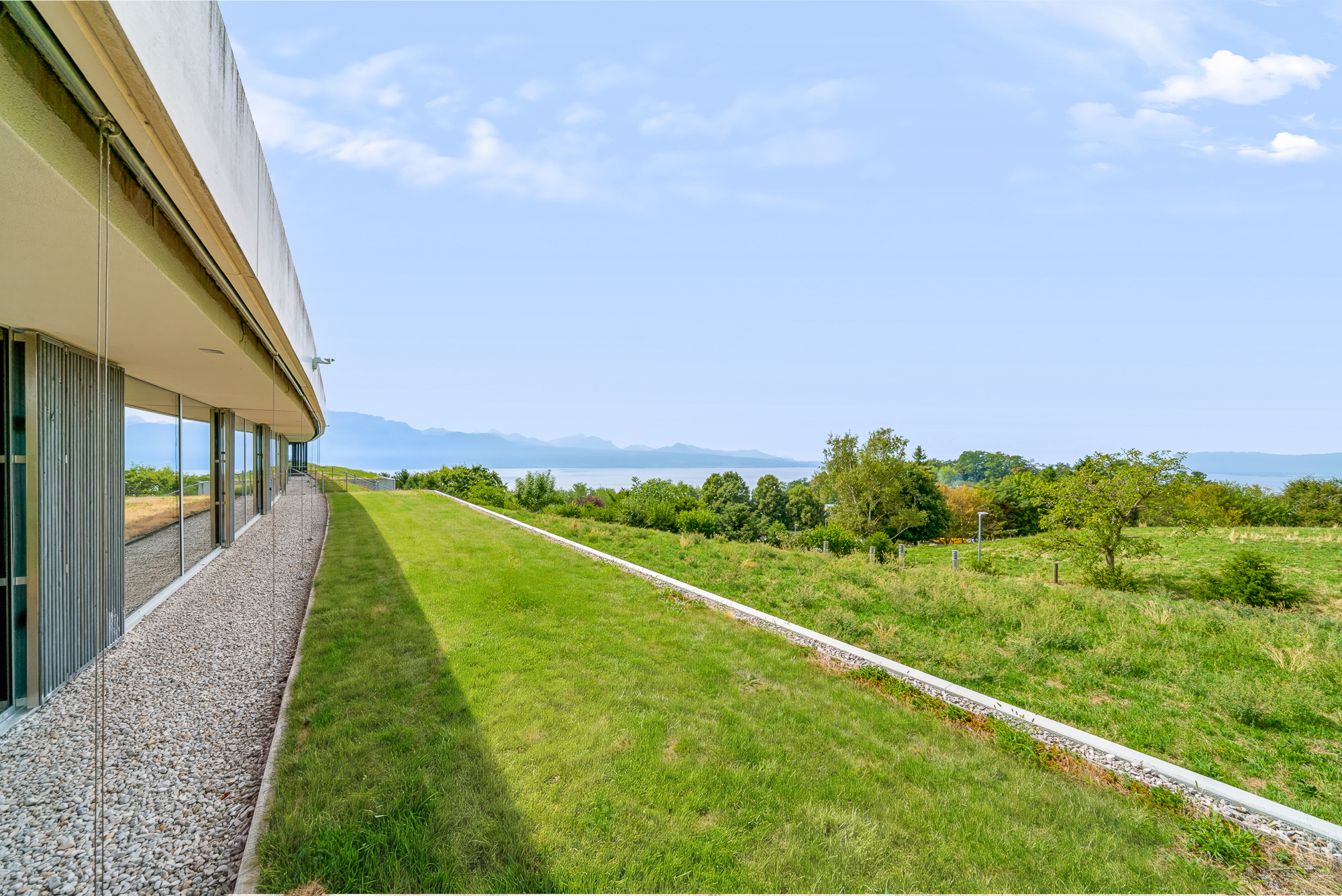 Exterior view 6