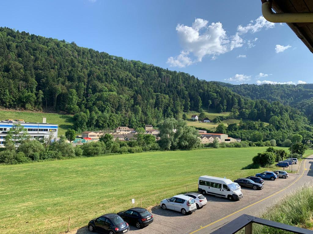 Vue depuis balcon. Vue depuis balcon.