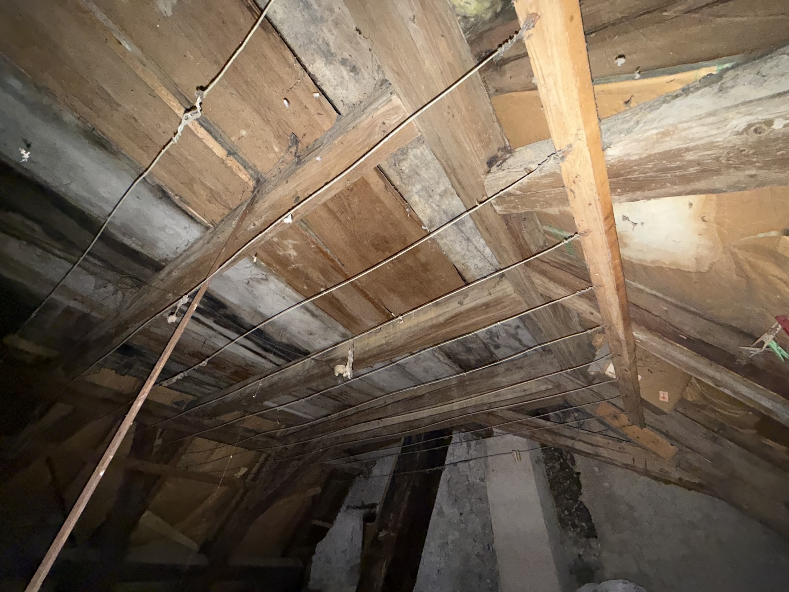 combles - possibilité d'y créer un studio avec mezzanine combles - possibilité d'y créer un studio avec mezzanine