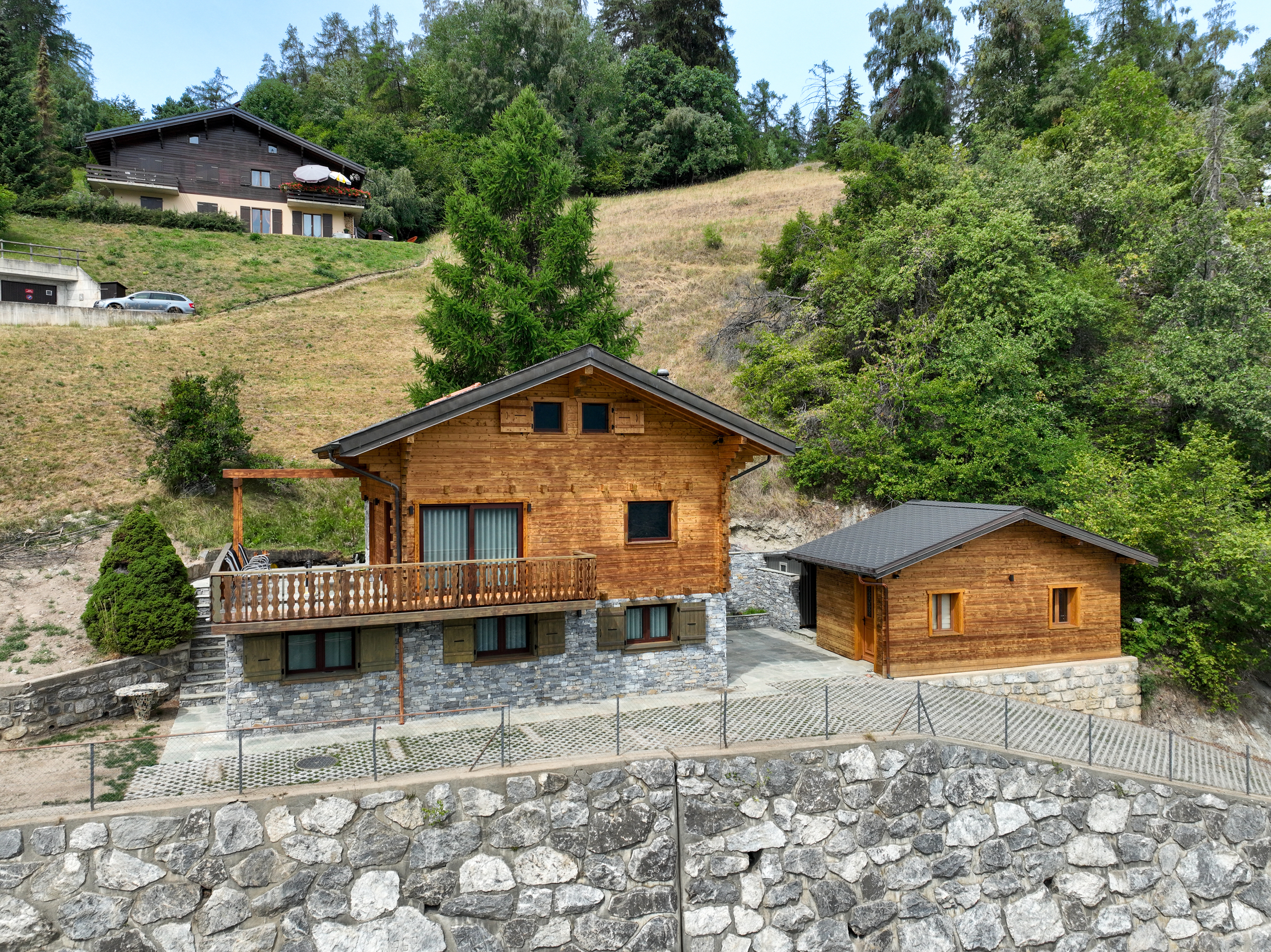Photo 1