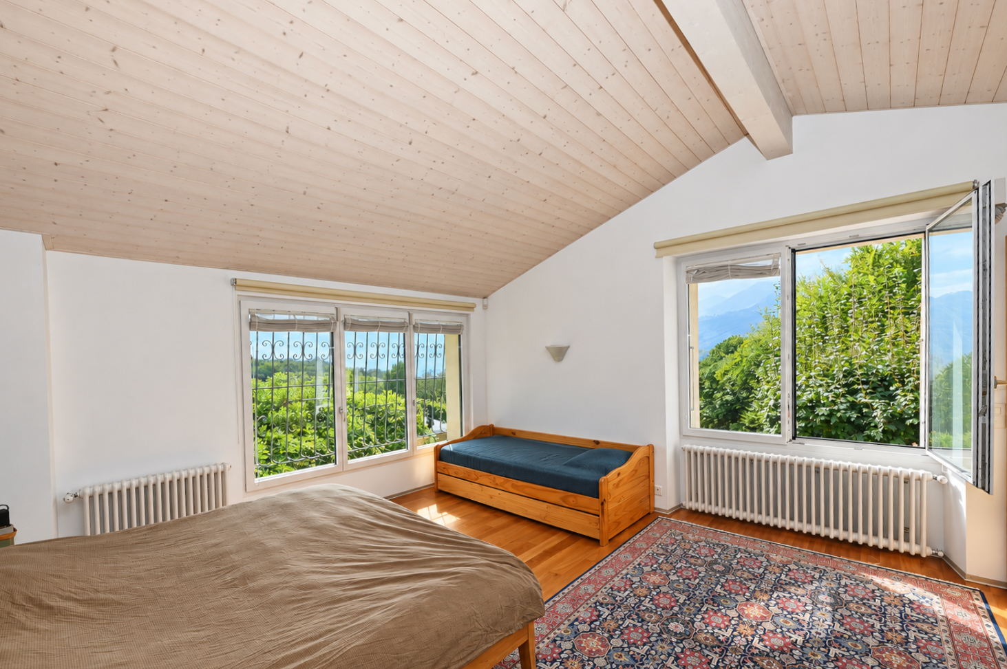 Interior view 8