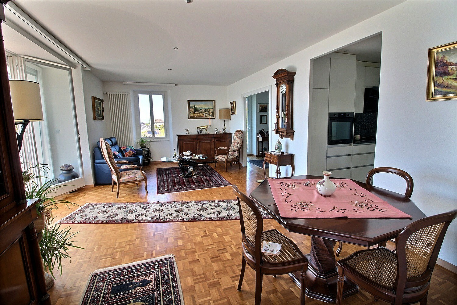 Appt. rez supérieur: séjour/coin à manger