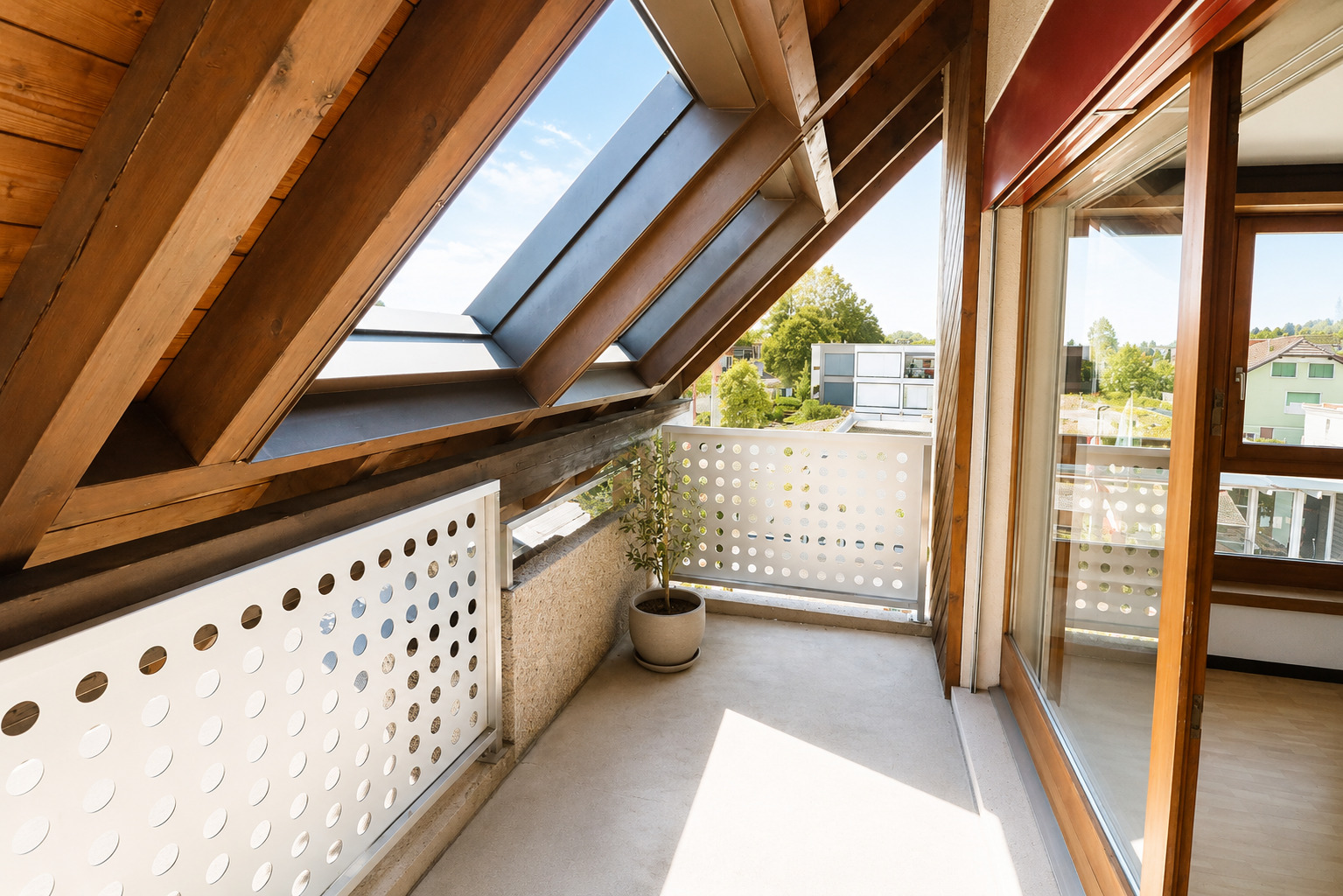 Interior view 4