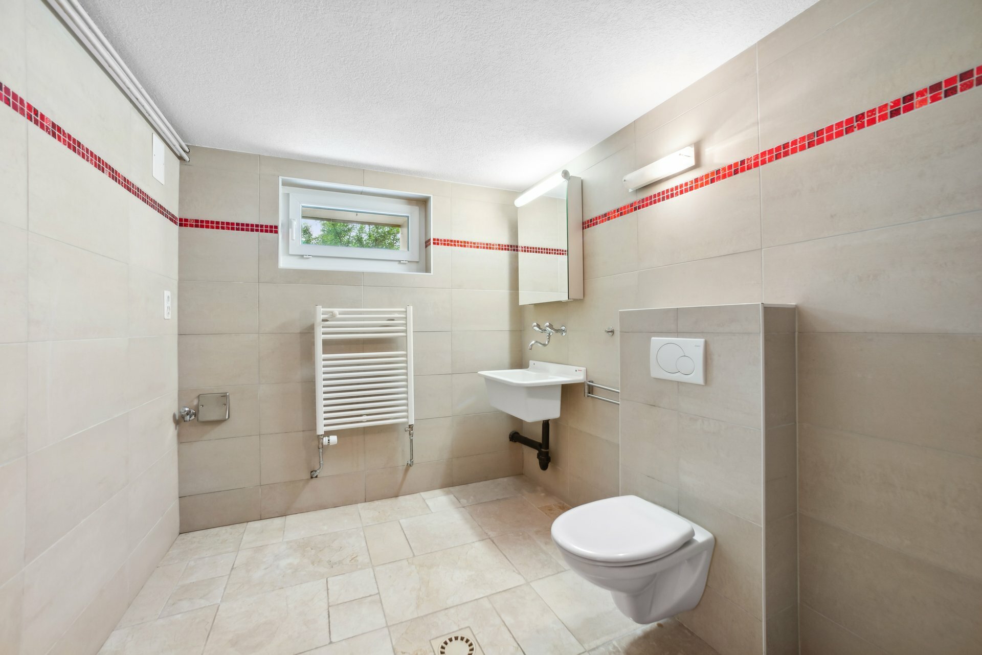 Shower room with toilets / laundry