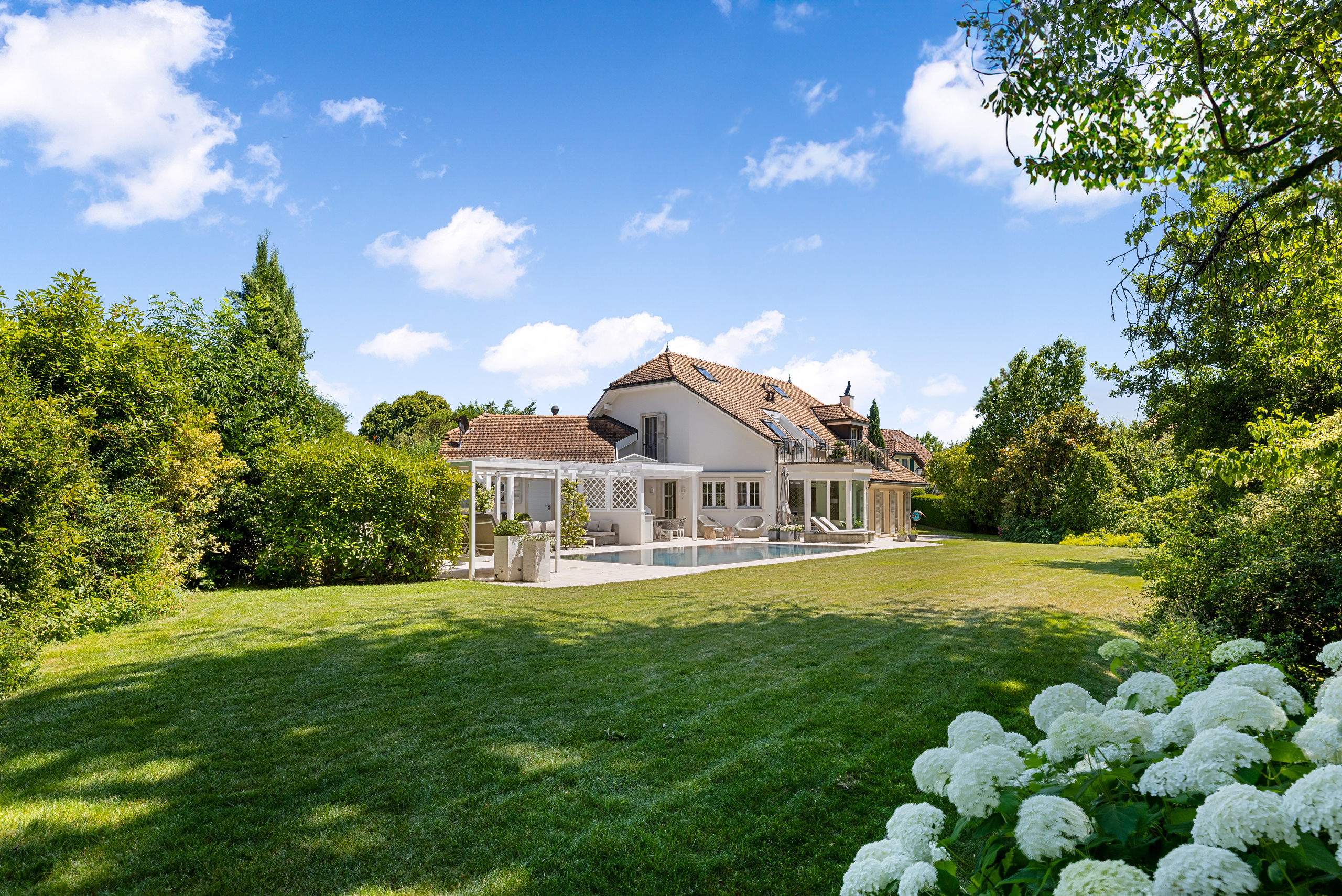 Magnificent plot in a quiet location, facing the forest