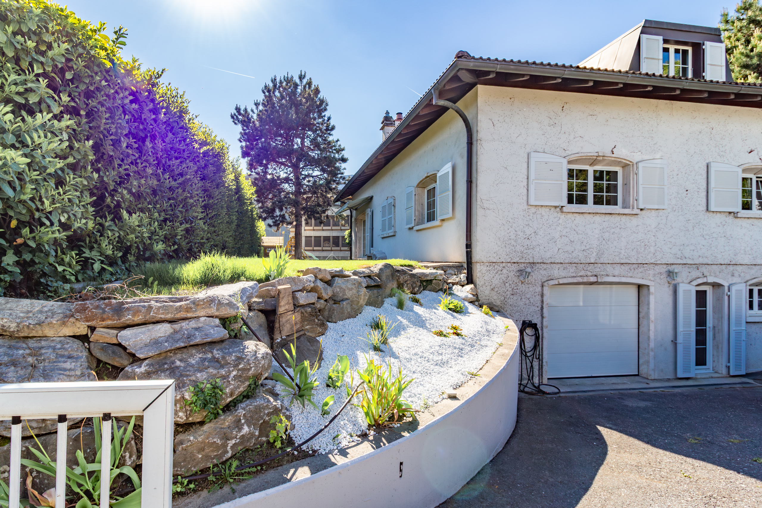 Exterior view 4