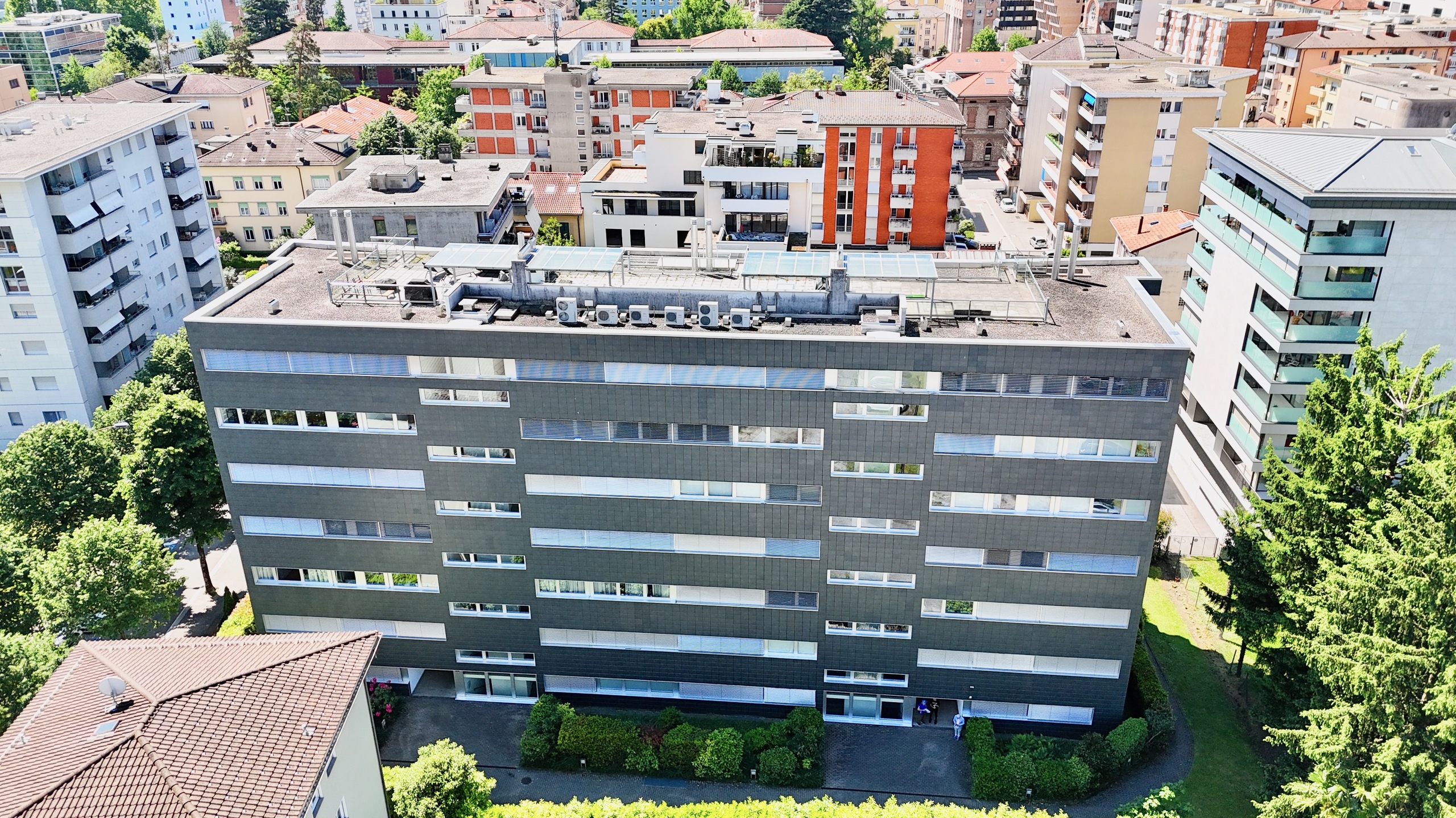 Exterior view 2