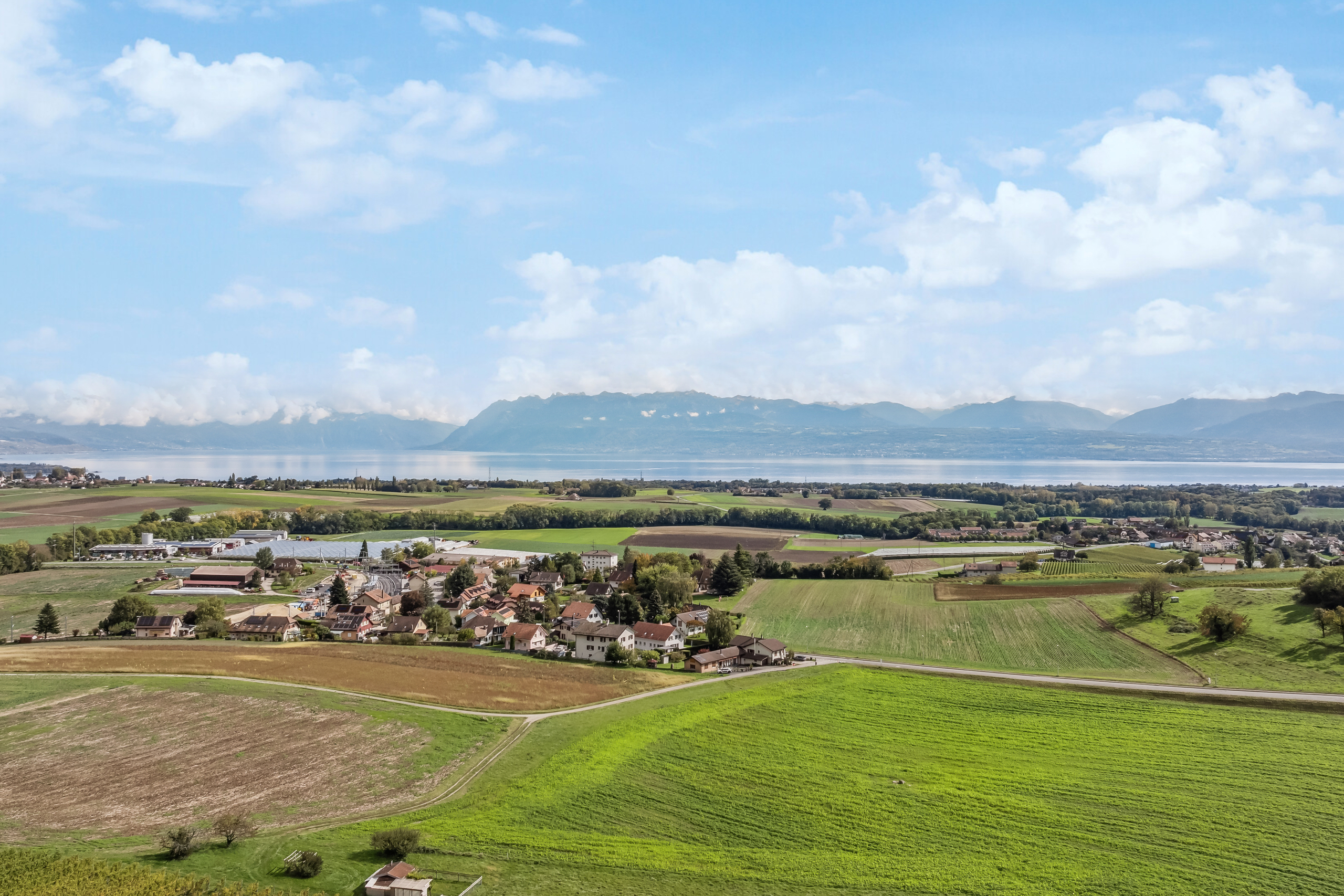 Vue sur le lac Léman et le Mont-Blanc Vue sur le lac Léman et le Mont-Blanc
