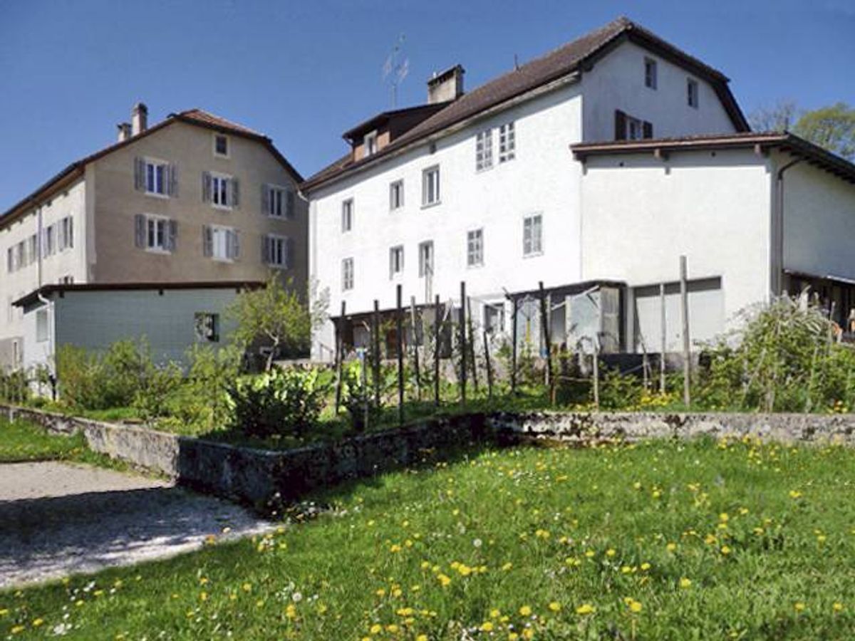 Photo 1