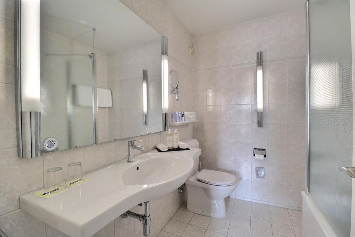 Photo 7