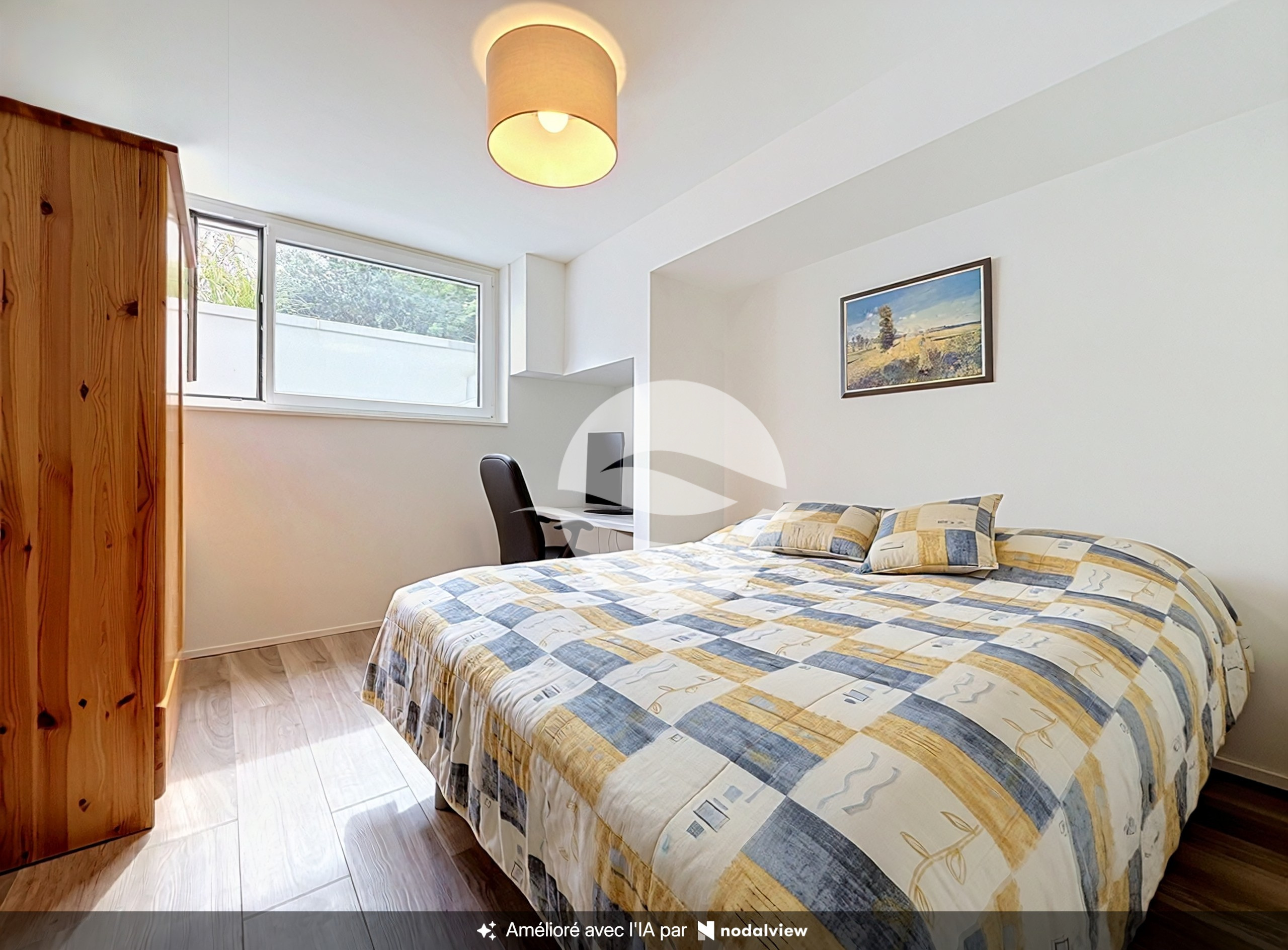 Rez inférieur : 4ème Chambre à coucher avec coin bureau