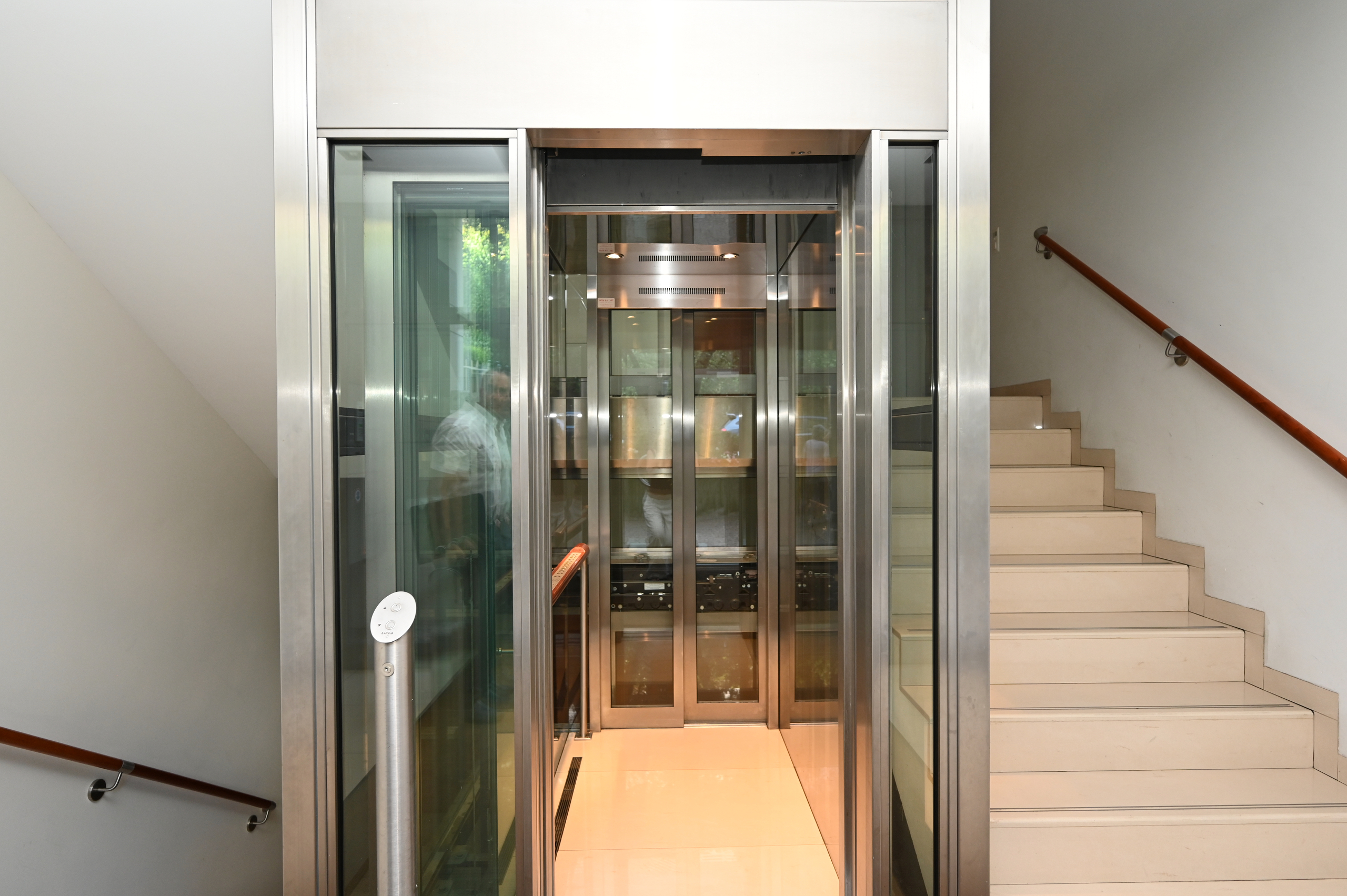 Interior view 14