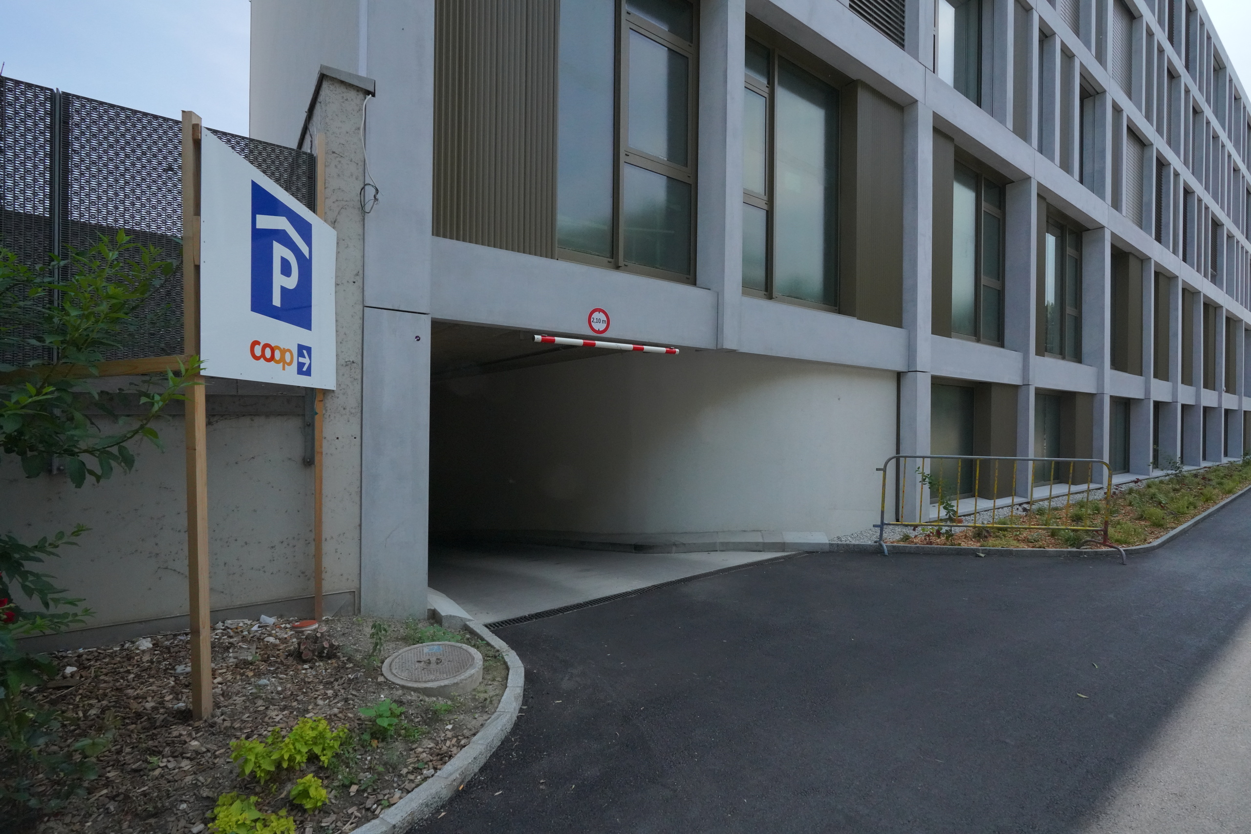 Exterior view 3