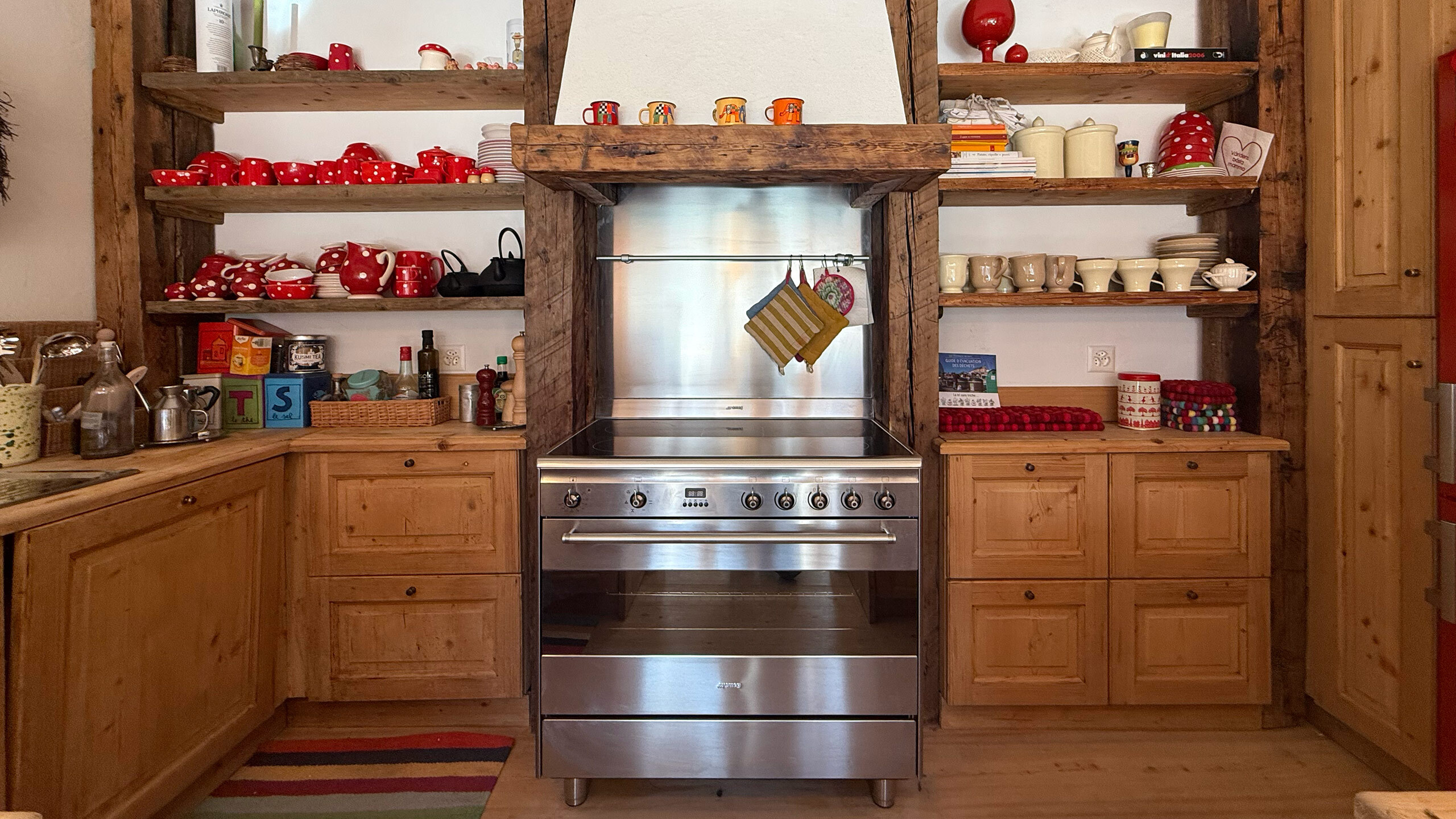 Large fully-equipped kitchen