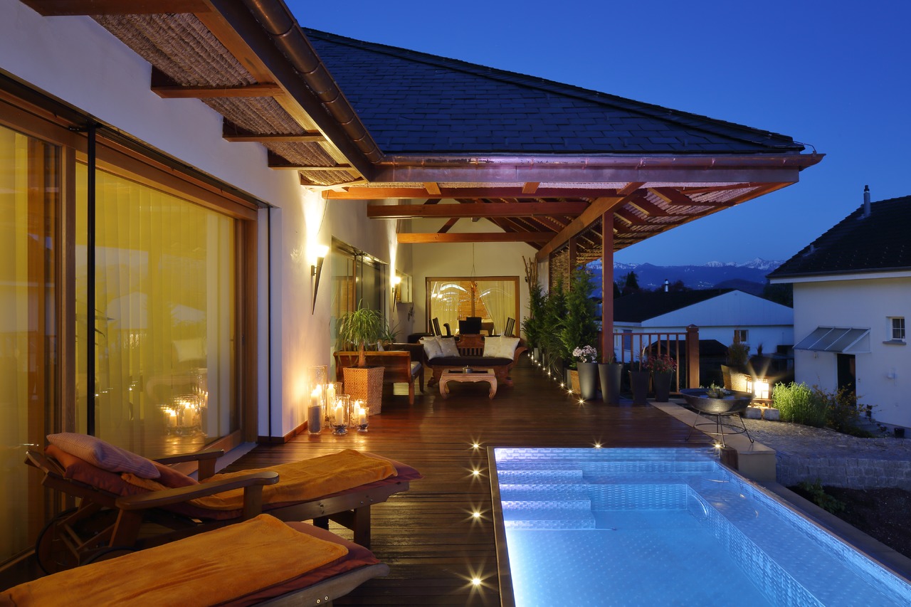 Auch Abends erstrahlt dieses Haus im schönsten Licht. Auch Abends erstrahlt dieses Haus im schönsten Licht.