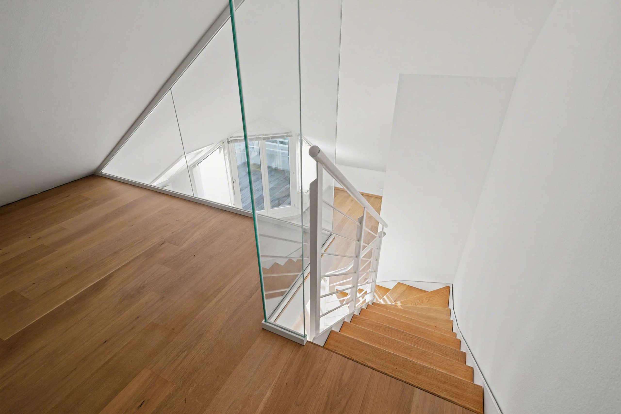 Interior view 10