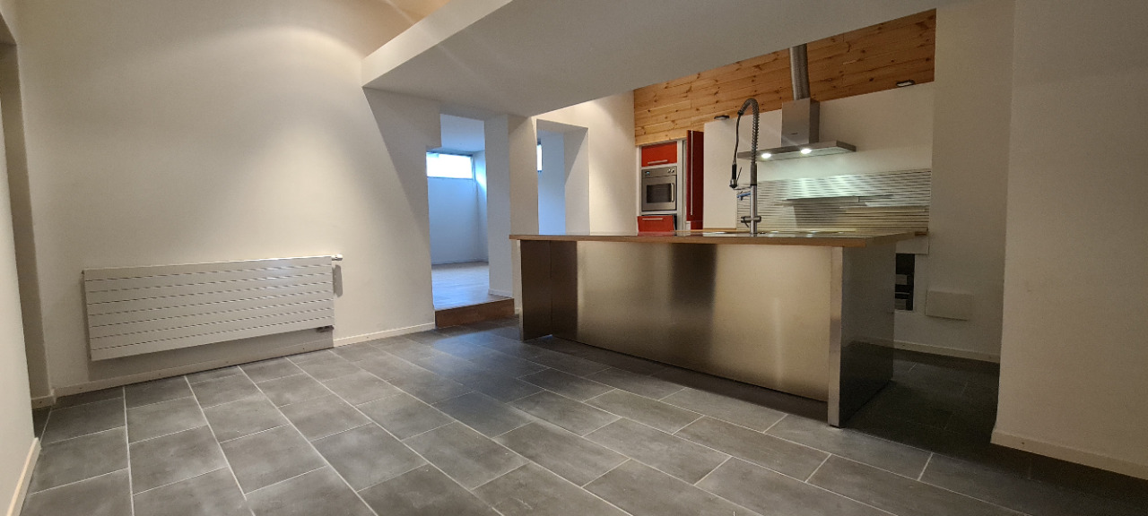 une cuisine moderne dans un appartement 