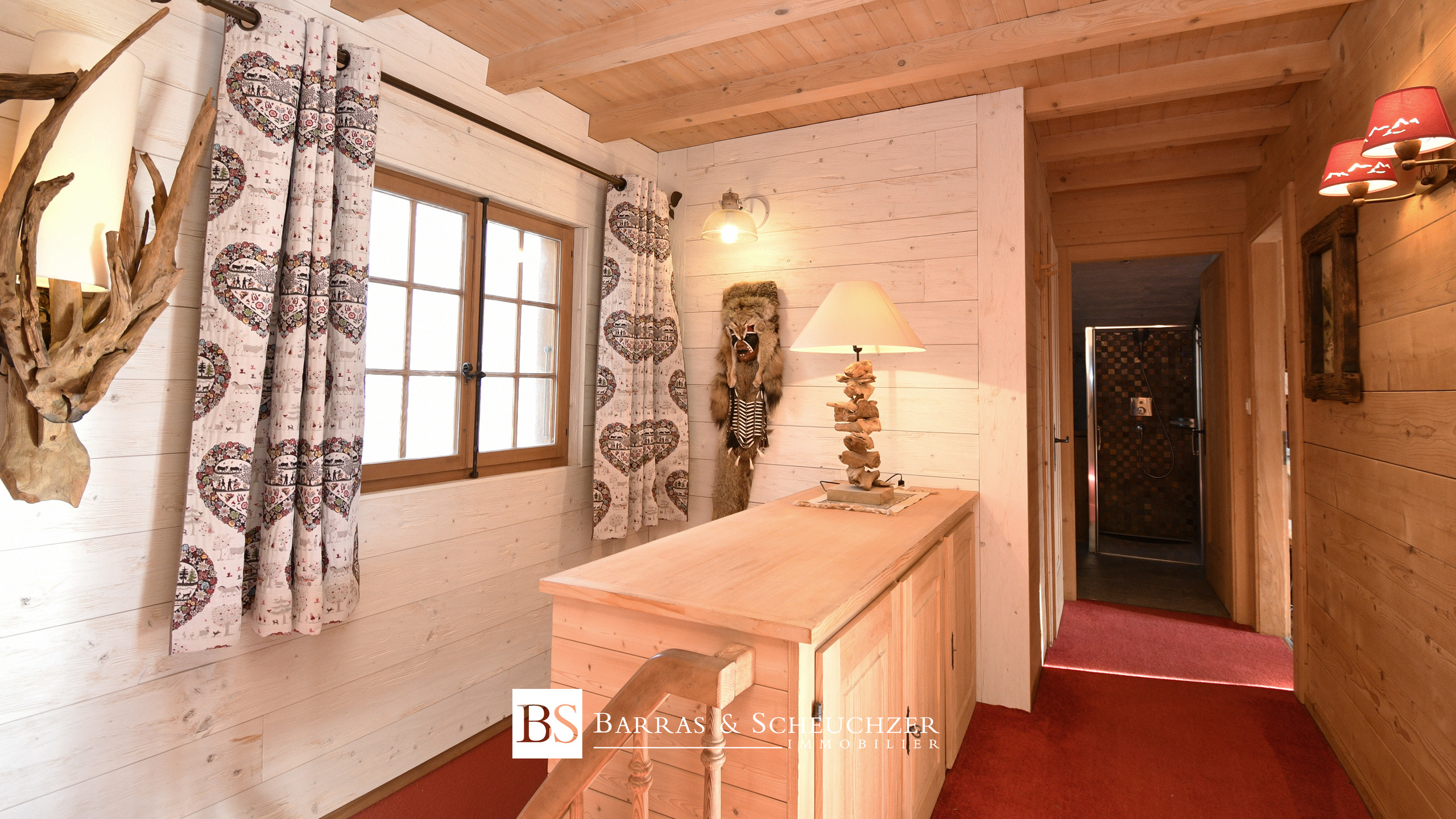 LOT 2 - Distribution