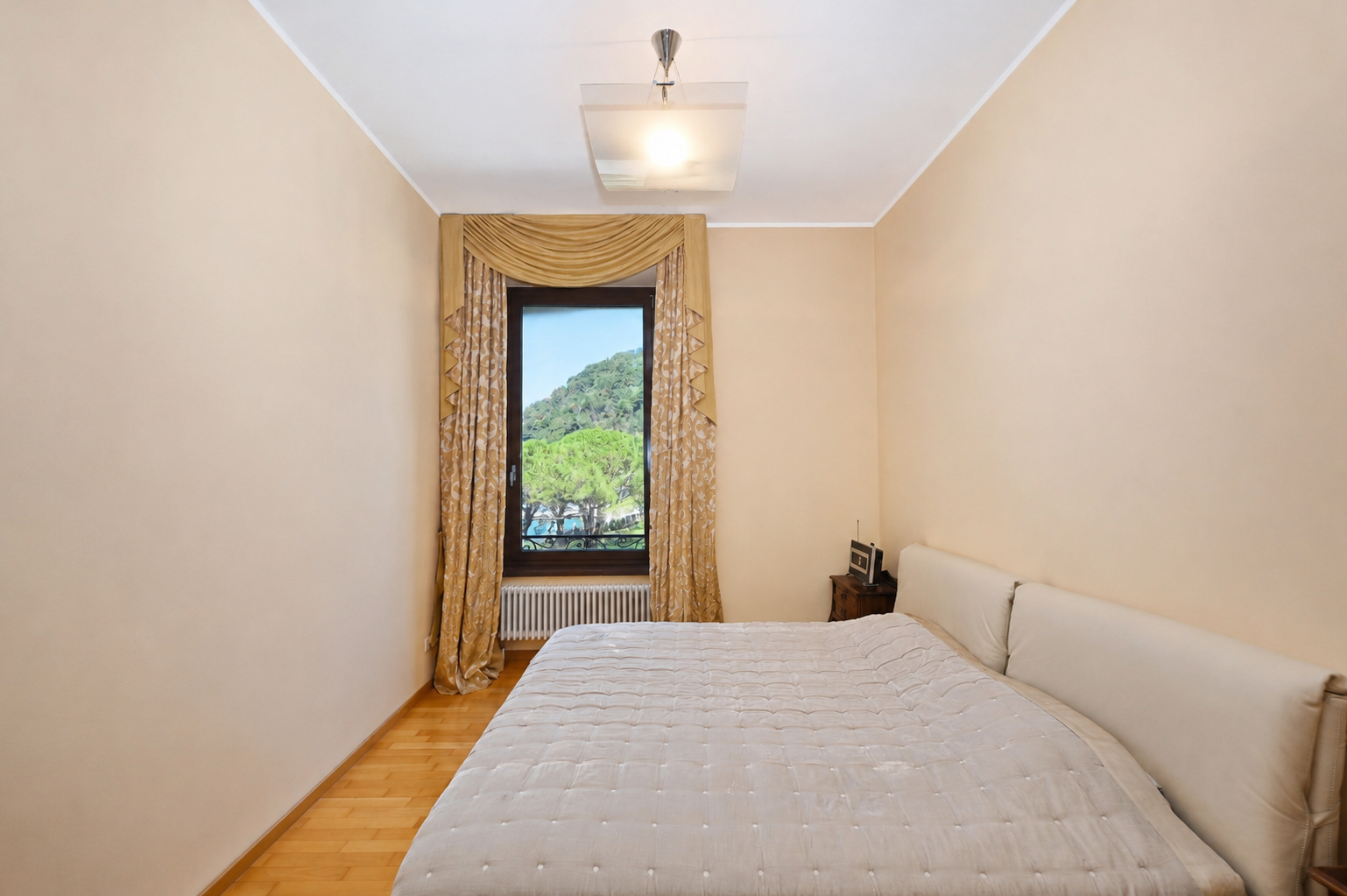 Interior view 10