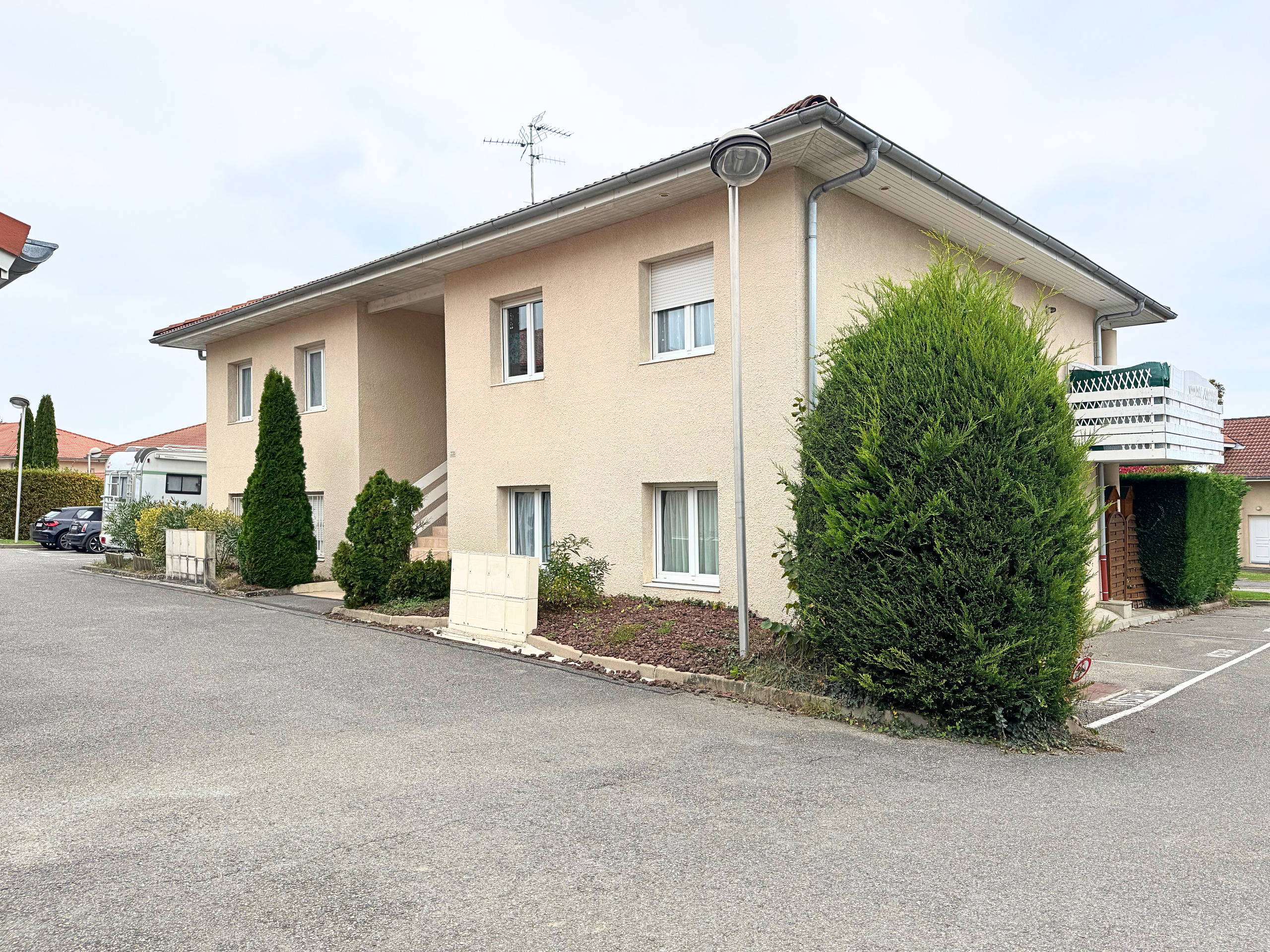 Appartement au RDJ, Immeuble de 4 appartements