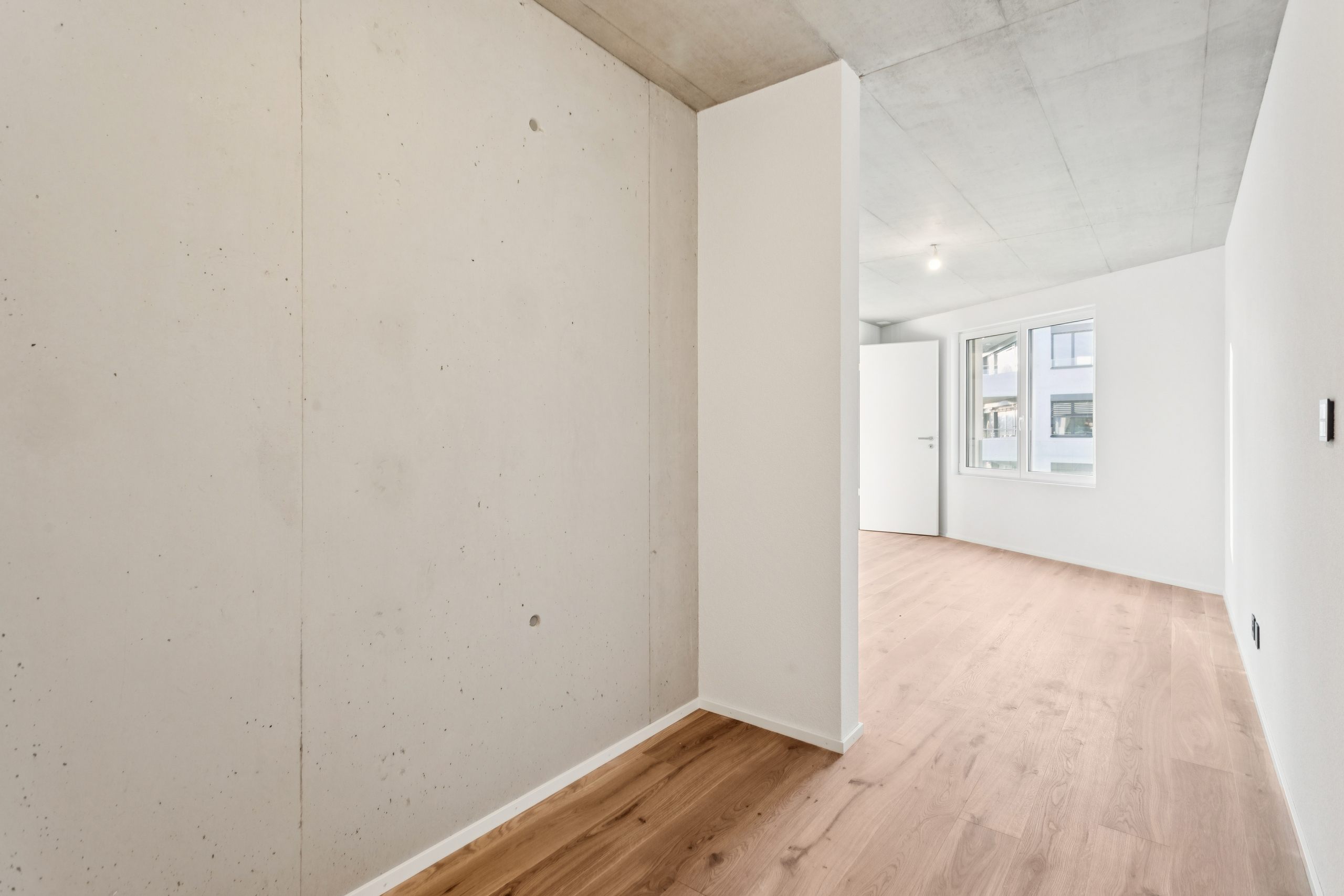 Dressing room in bedroom 2