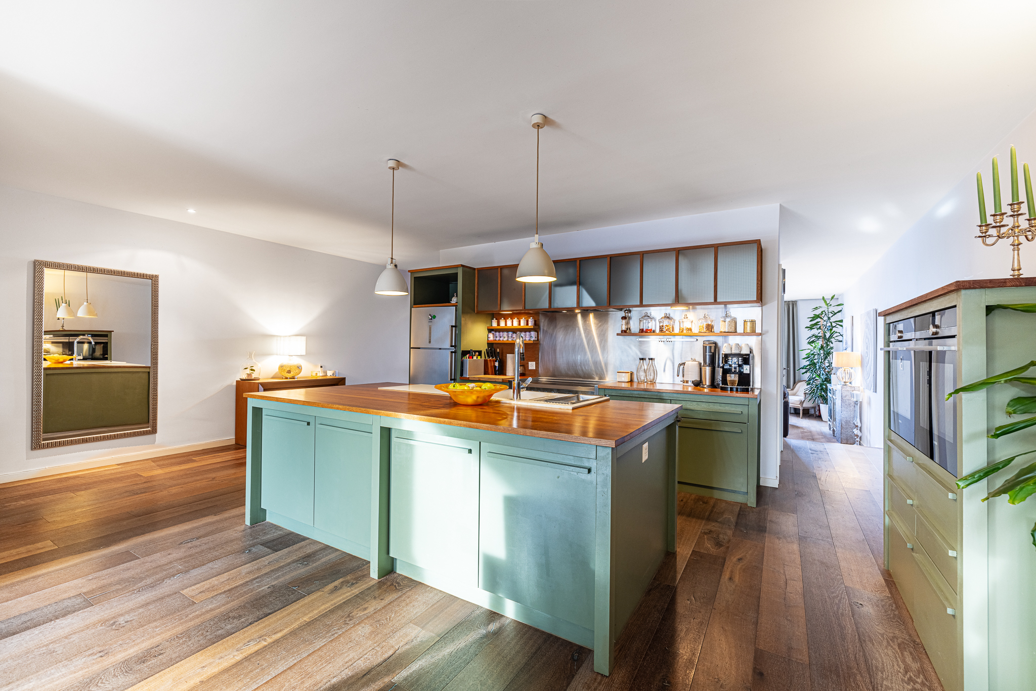 Interior view 4