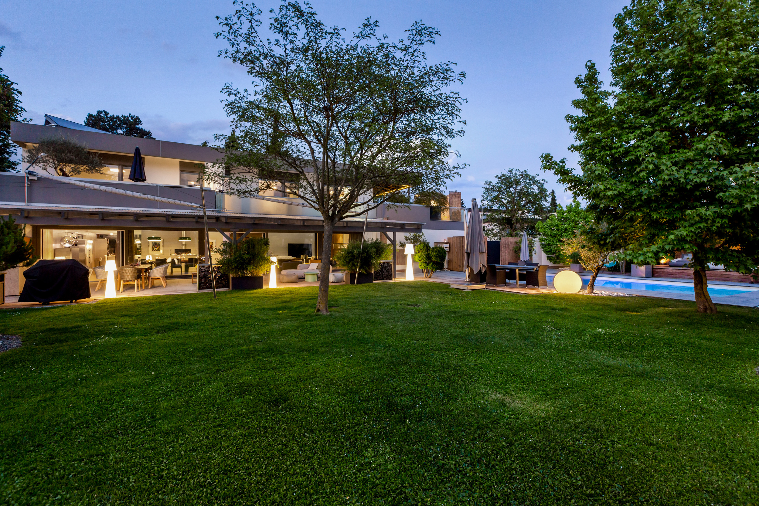 Uneinsehbares Grundstück. Uneinsehbares Grundstück.