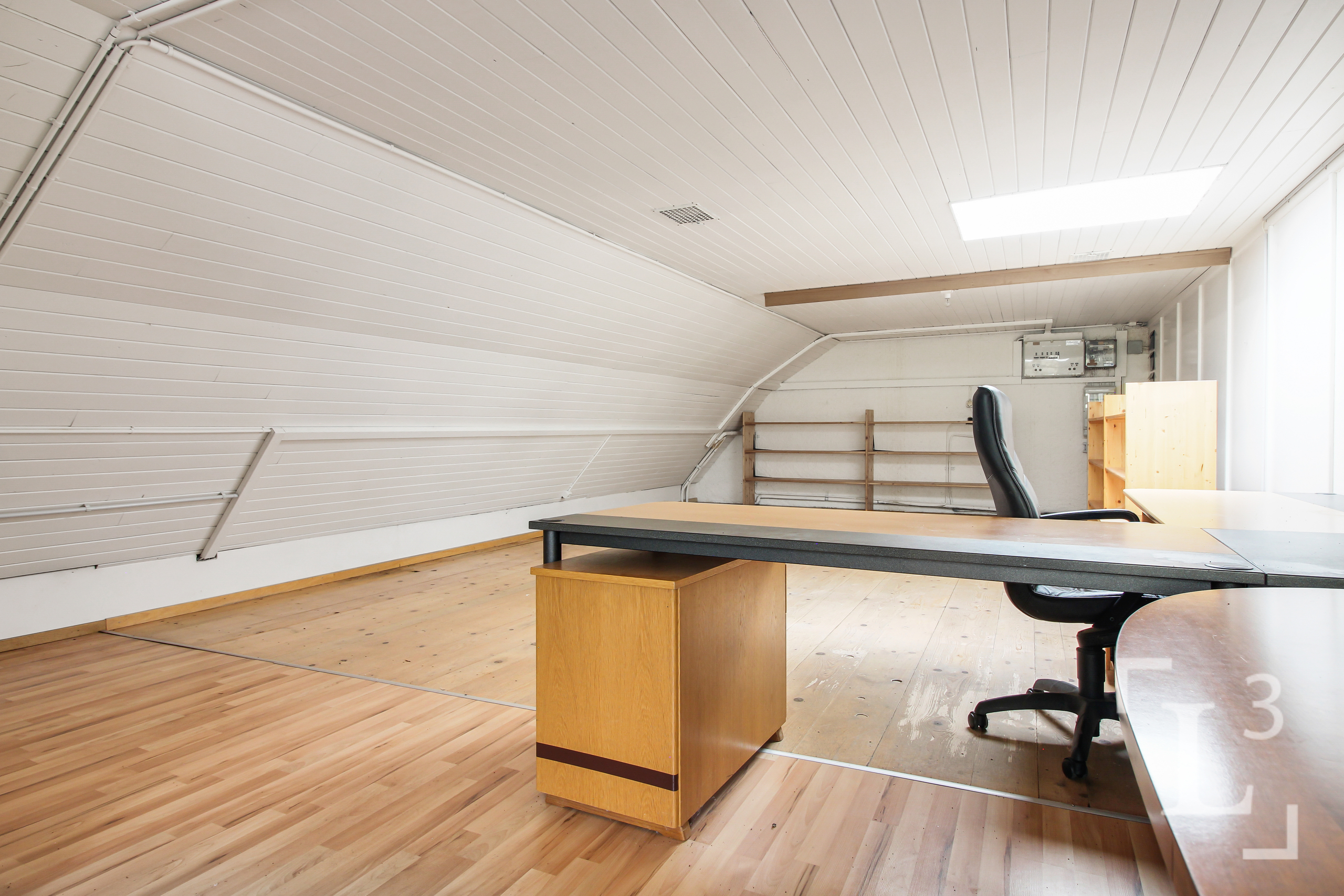 Lot 2 : Local commercial + bureau + studio