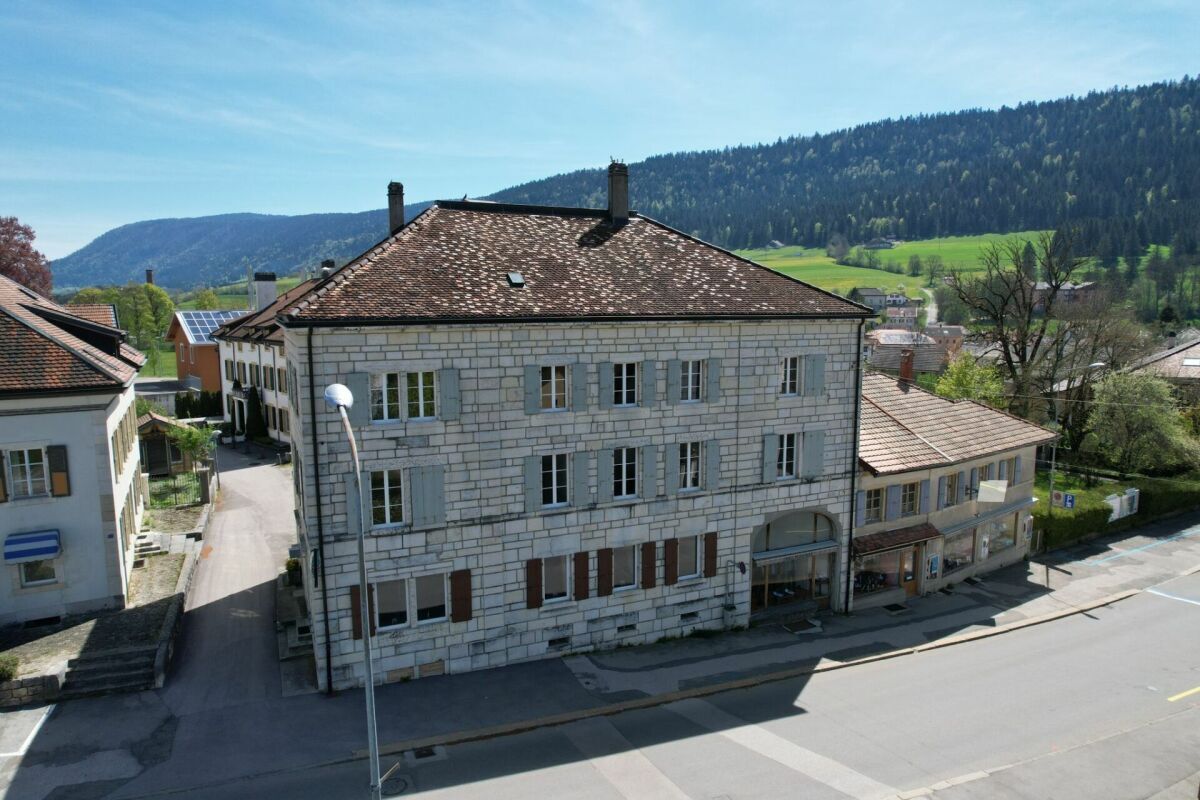 Photo 1