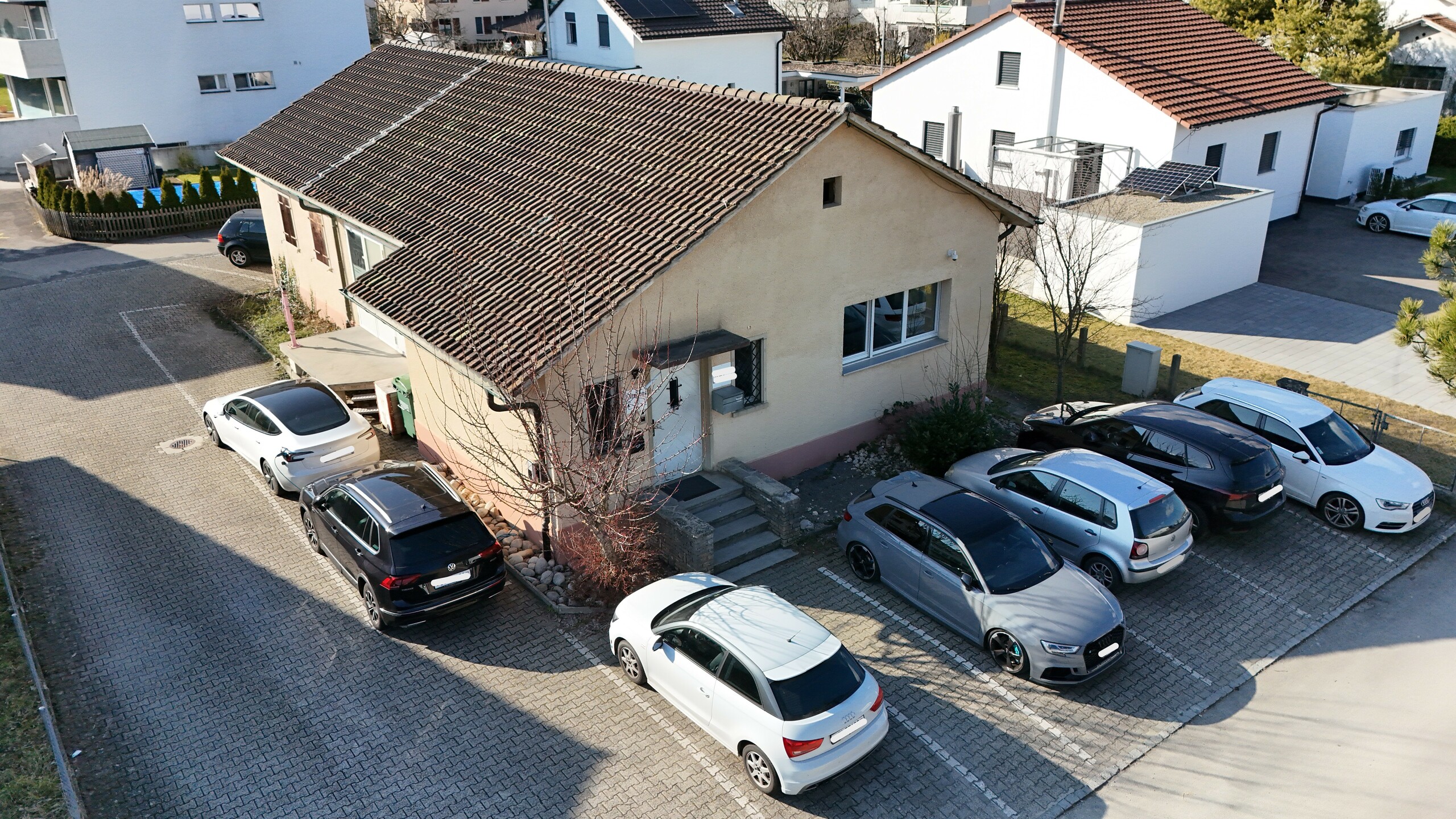 Photo 1
