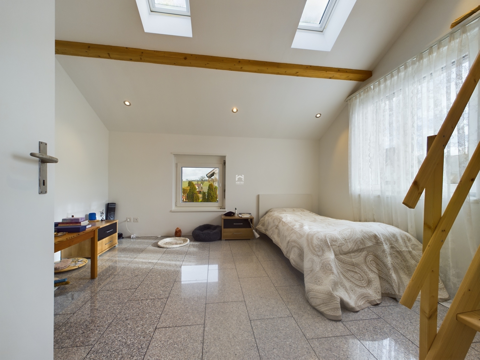 Zimmer mit Galerie - 3,5-Zi. Wohnung Zimmer mit Galerie - 3,5-Zi. Wohnung
