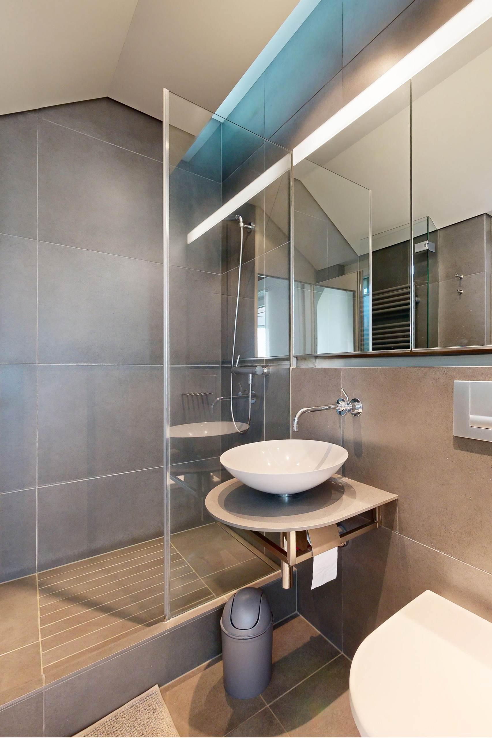 Dusche / WC Dusche / WC