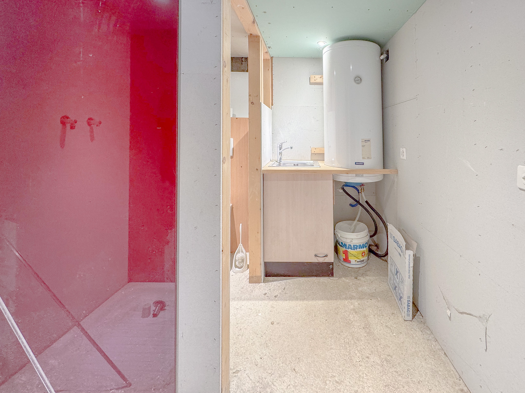 Remise - rez supérieur : salle d'eau